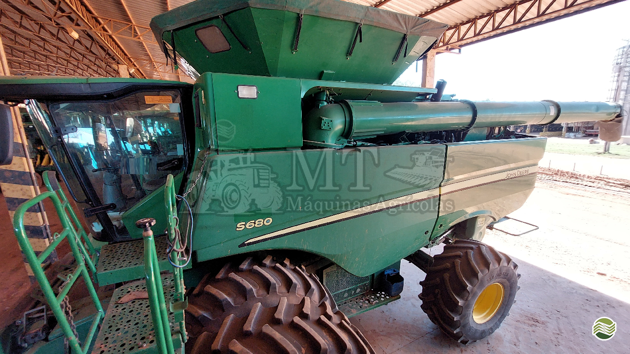 COLHEITADEIRA JOHN DEERE JOHN DEERE S680 MT Máquinas Agrícolas CAMPO VERDE MATO GROSSO MT