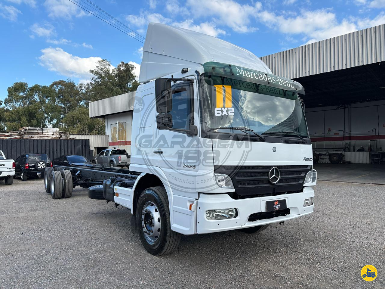 CAMINHAO MERCEDES-BENZ MB 2425 Chassis Cavalo 6x2 Garagem 188 Caminhões CURITIBA PARANÁ PR