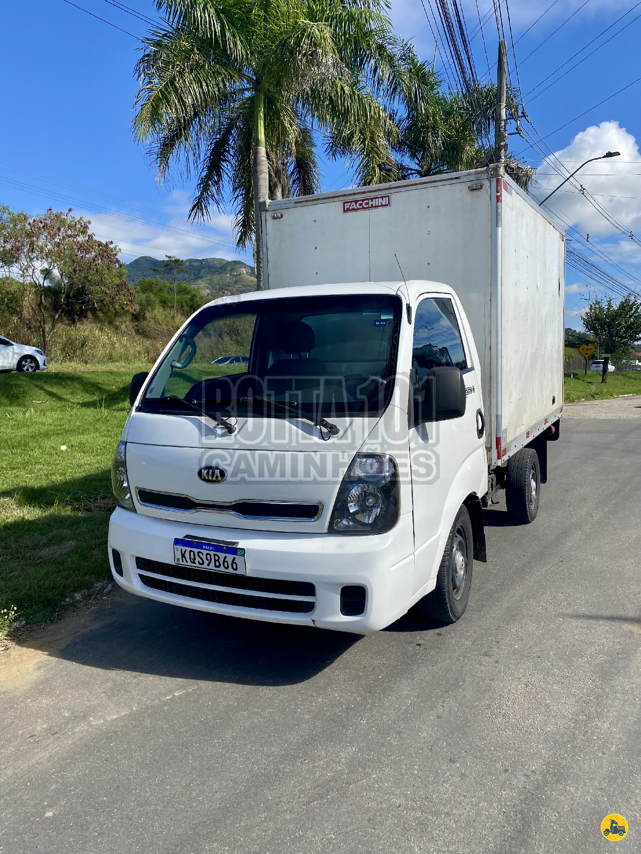 CAMINHAO HYUNDAI HR Baú Furgão 3/4 4x2 Rotta 101 Caminhões SERRA ESPÍRITO SANTO ES