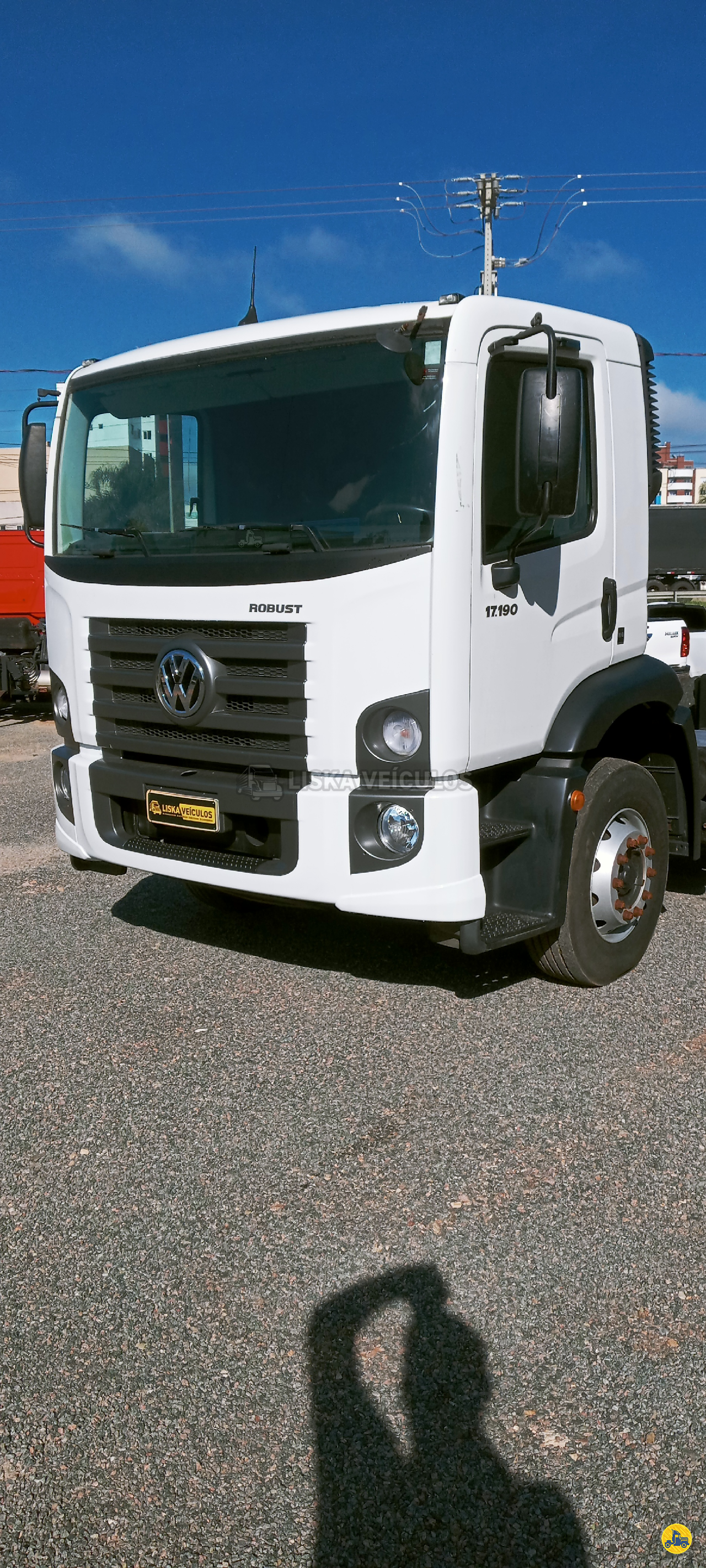 CAMINHAO VOLKSWAGEN VW 17210 Baú Bebidas Toco 4x2 Liska Veículos FAZENDA RIO GRANDE PARANÁ PR