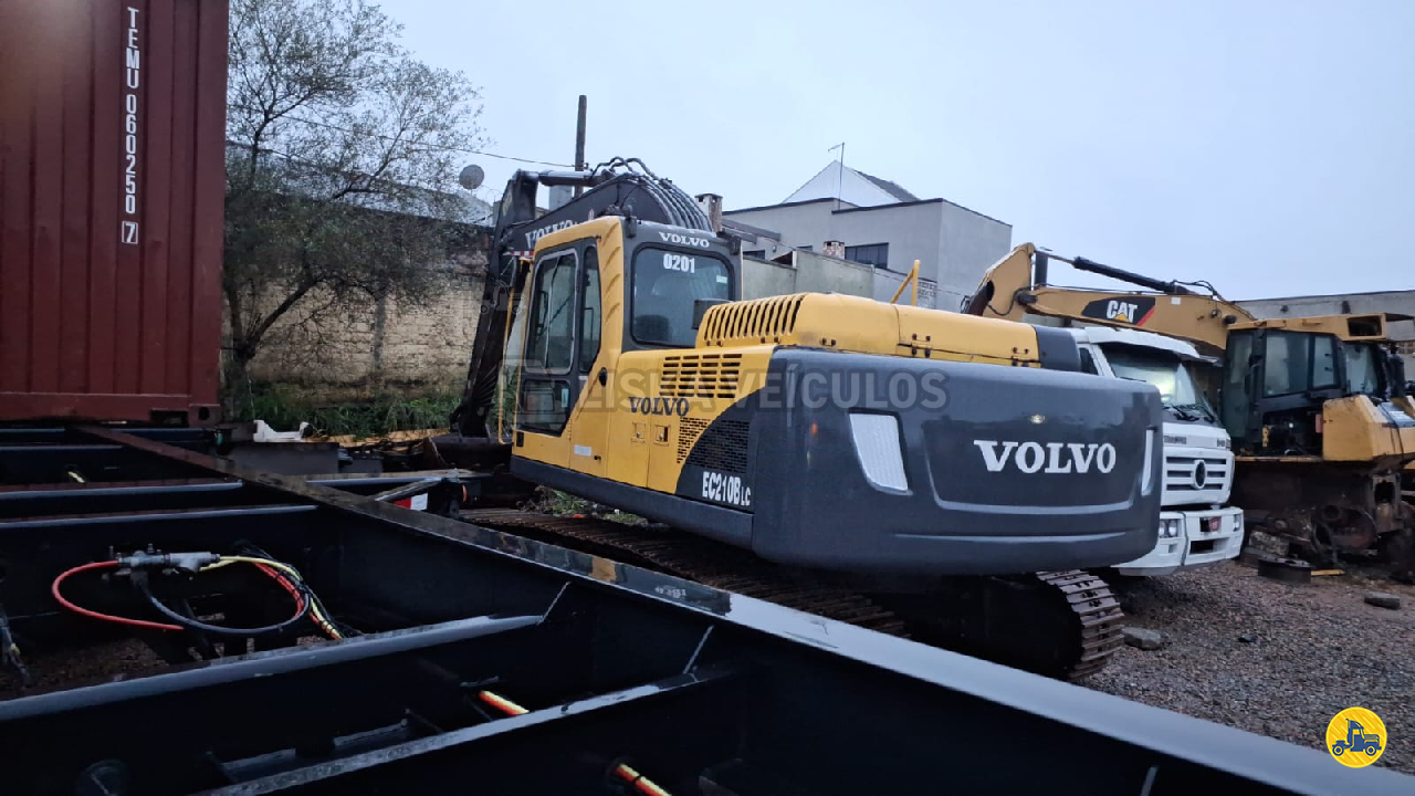 MAQUINAS VOLVO ARTICULADO Liska Veículos FAZENDA RIO GRANDE PARANÁ PR