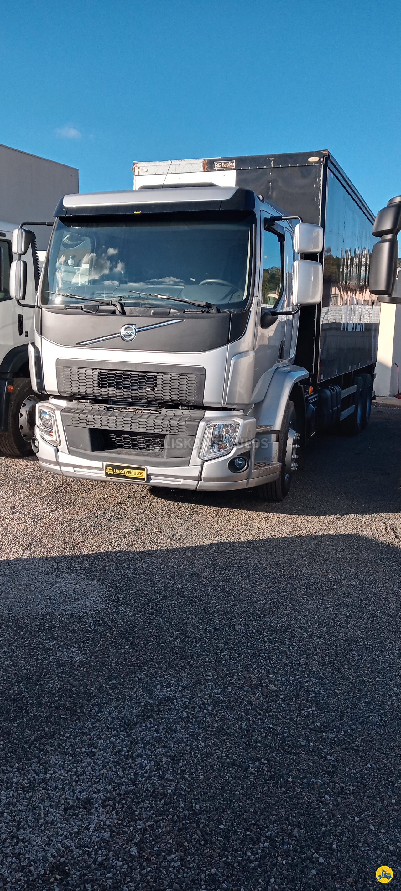 CAMINHAO VOLVO VOLVO VM 290 Baú Furgão Cavalo 6x2 Liska Veículos FAZENDA RIO GRANDE PARANÁ PR