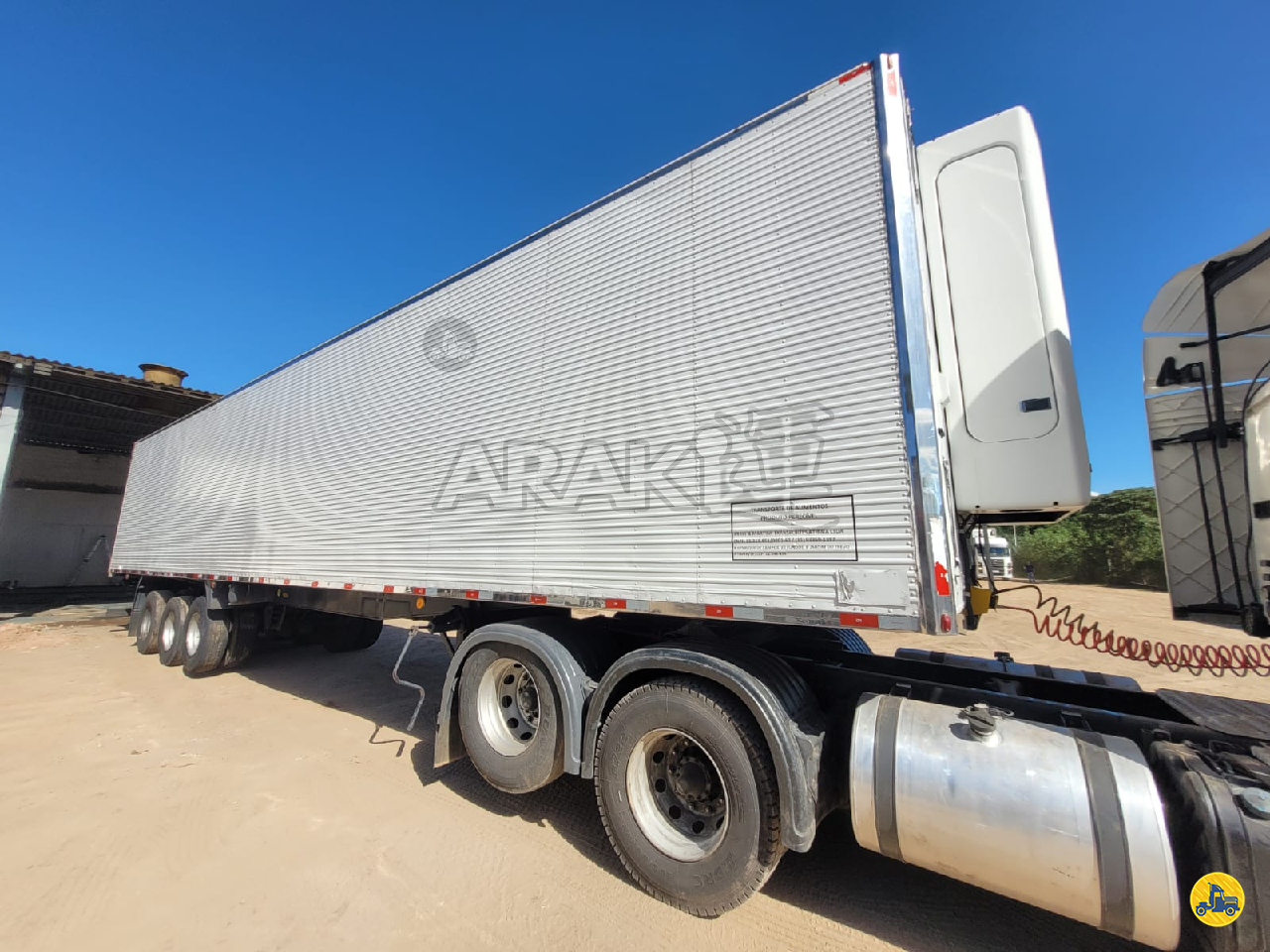 CARRETA SEMI-REBOQUE FRIGORIFICO Araki & Martins Transportes ATIBAIA SÃO PAULO SP