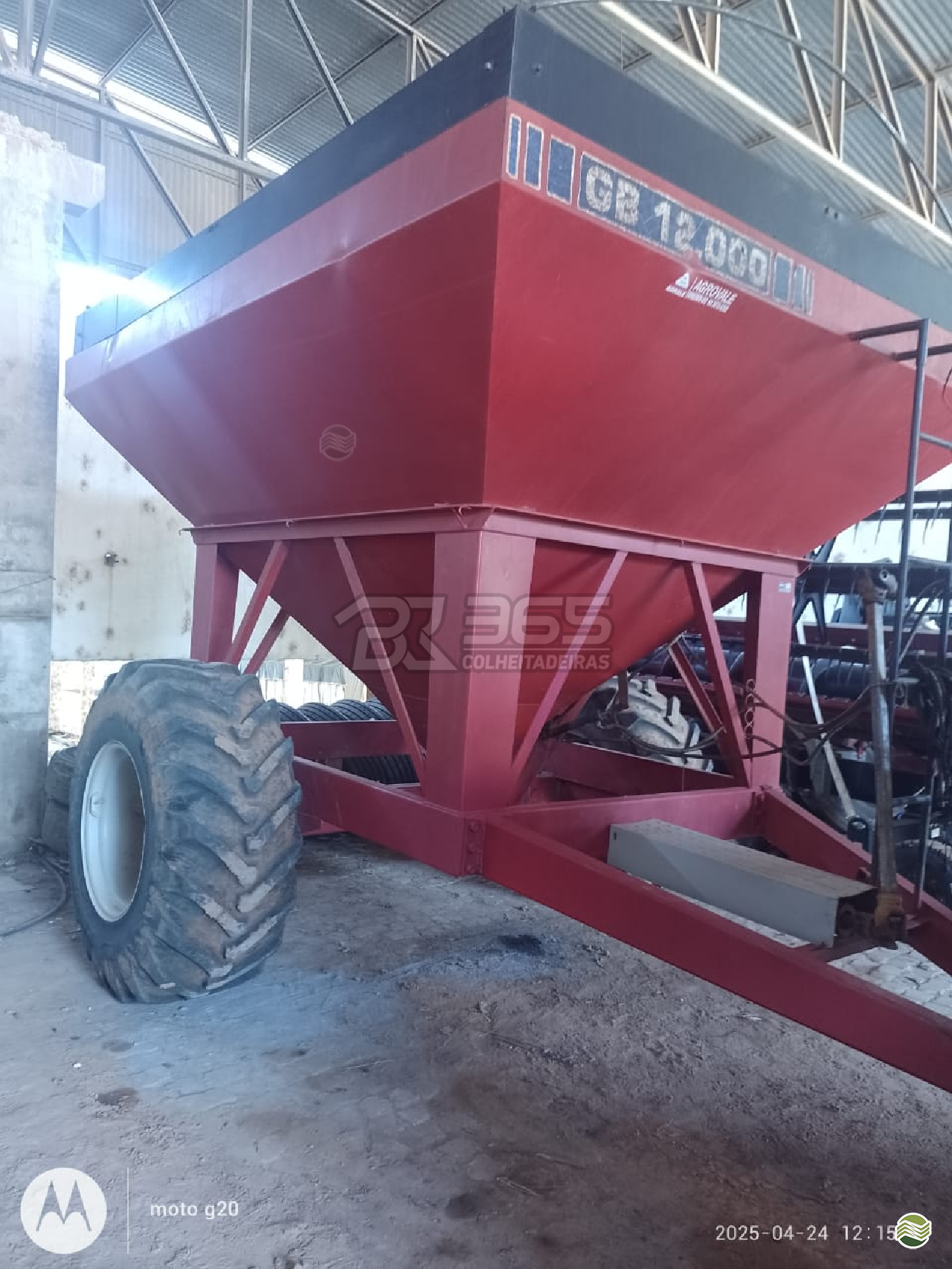 IMPLEMENTOS AGRICOLAS CARRETA BAZUKA GRANELEIRA 12000 BR 365 Colheitadeiras PATROCINIO MINAS GERAIS MG