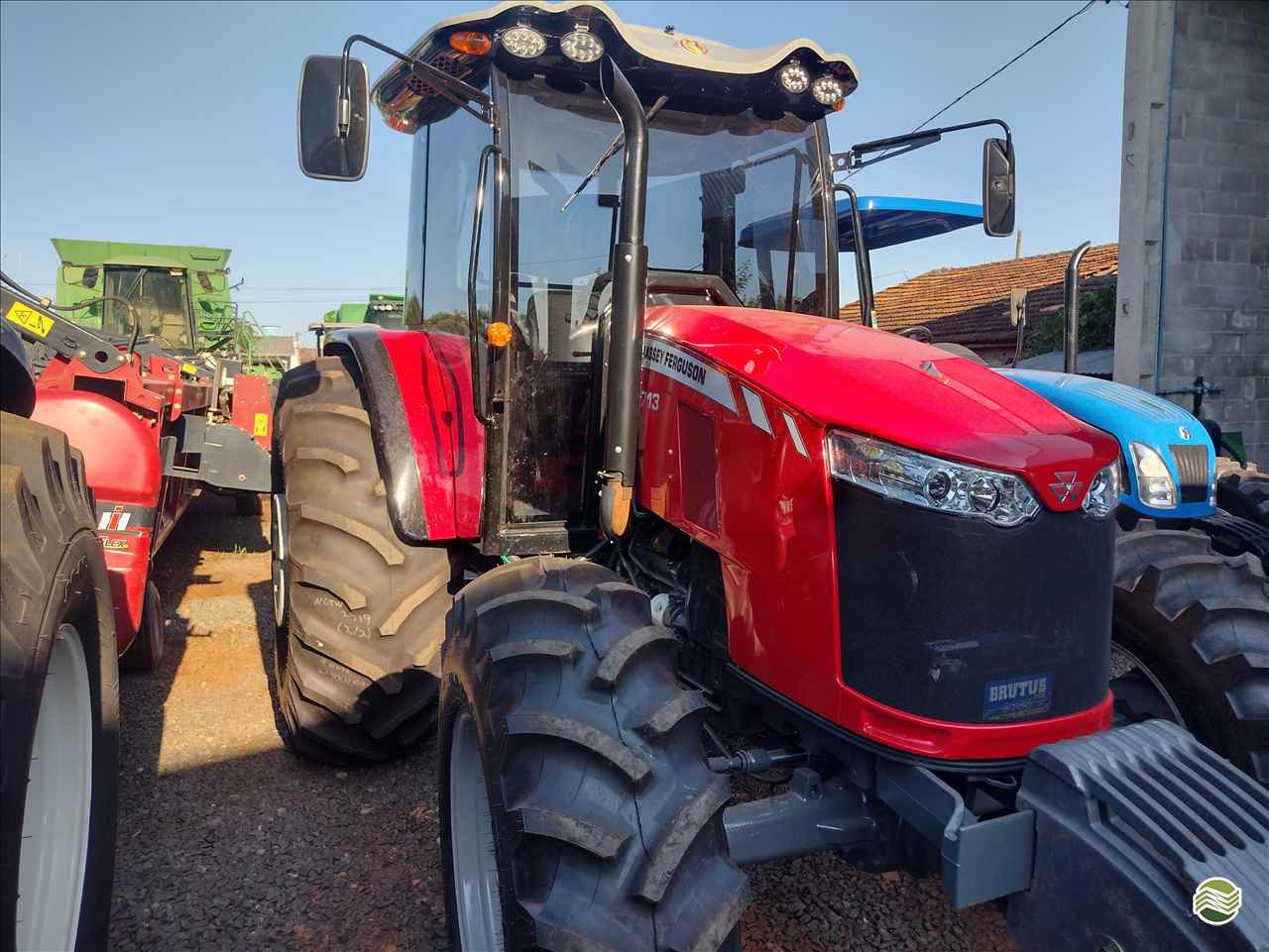 TRATOR MASSEY FERGUSON MF 6713 Tração 4x4 Maquinauto Máquinas e Peças SANTA ROSA RIO GRANDE DO SUL RS