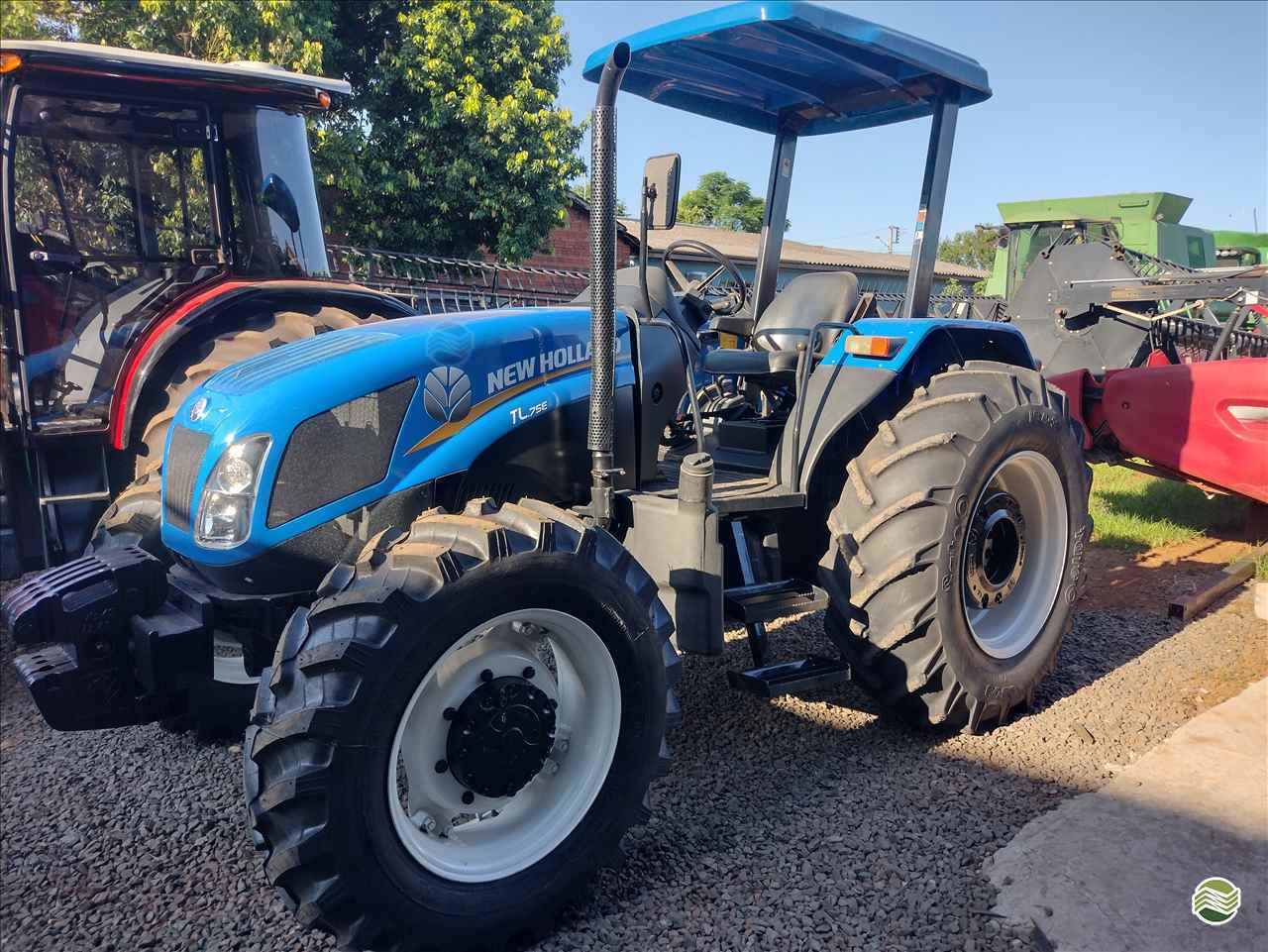 TRATOR NEW HOLLAND NEW TL 75 Tração 4x4 Maquinauto Máquinas e Peças SANTA ROSA RIO GRANDE DO SUL RS