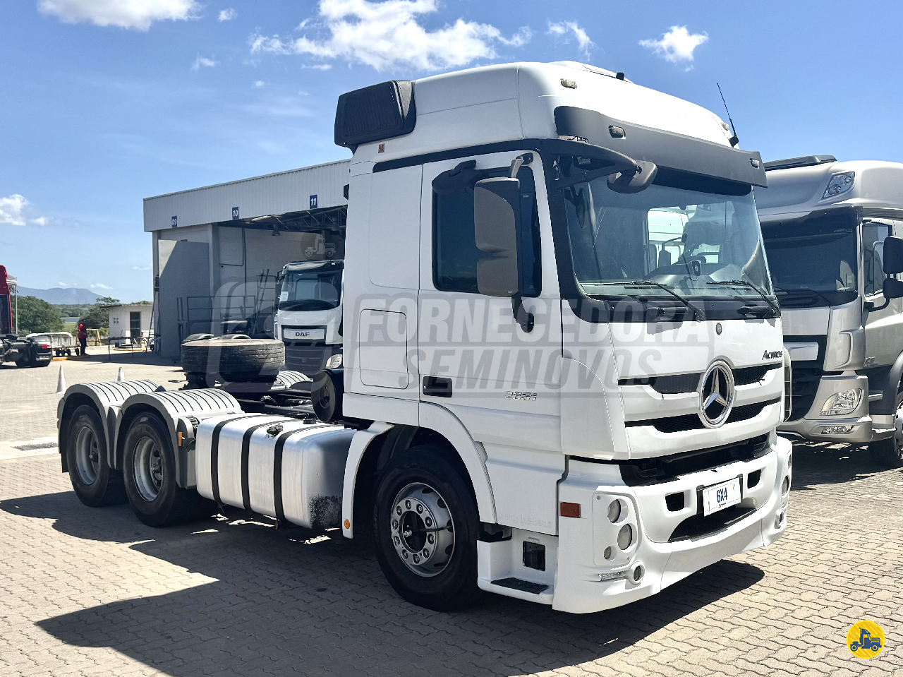 CAMINHAO MERCEDES-BENZ MB 2651 Cavalo Mecânico Cavalo 6x4 DAF Fornecedora Seminovos ITAITINGA CEARÁ CE