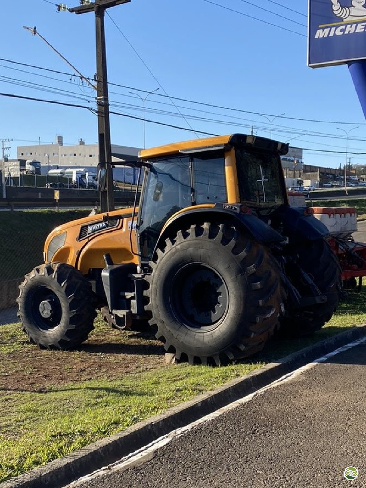 VALTRA BH 210 de Rafael Souza - Tudo Para Fazendas