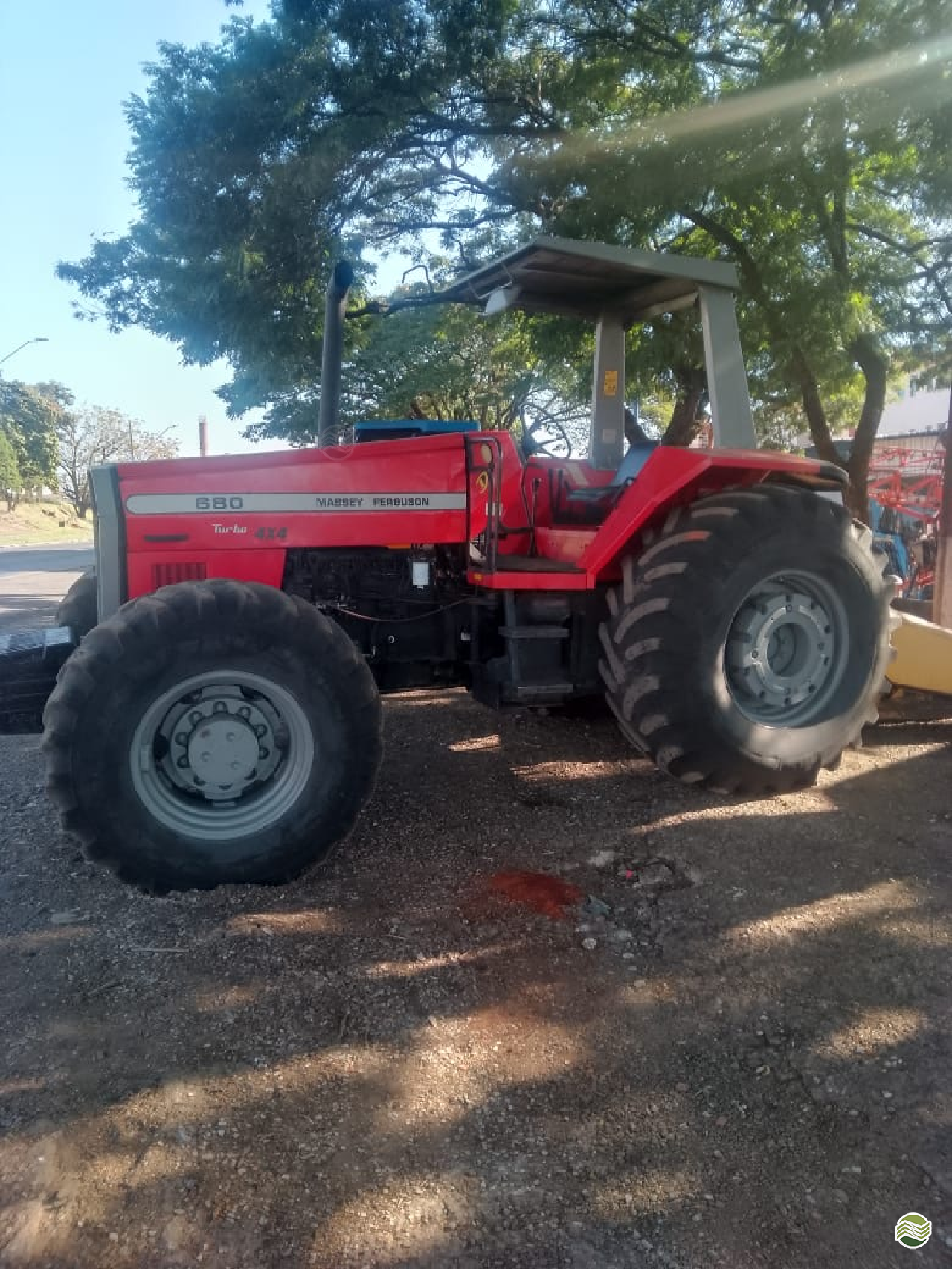TRATOR MASSEY FERGUSON MF 680 Tração 4x4 Rafael Souza - Tudo Para Fazendas PONTA GROSSA PARANÁ PR