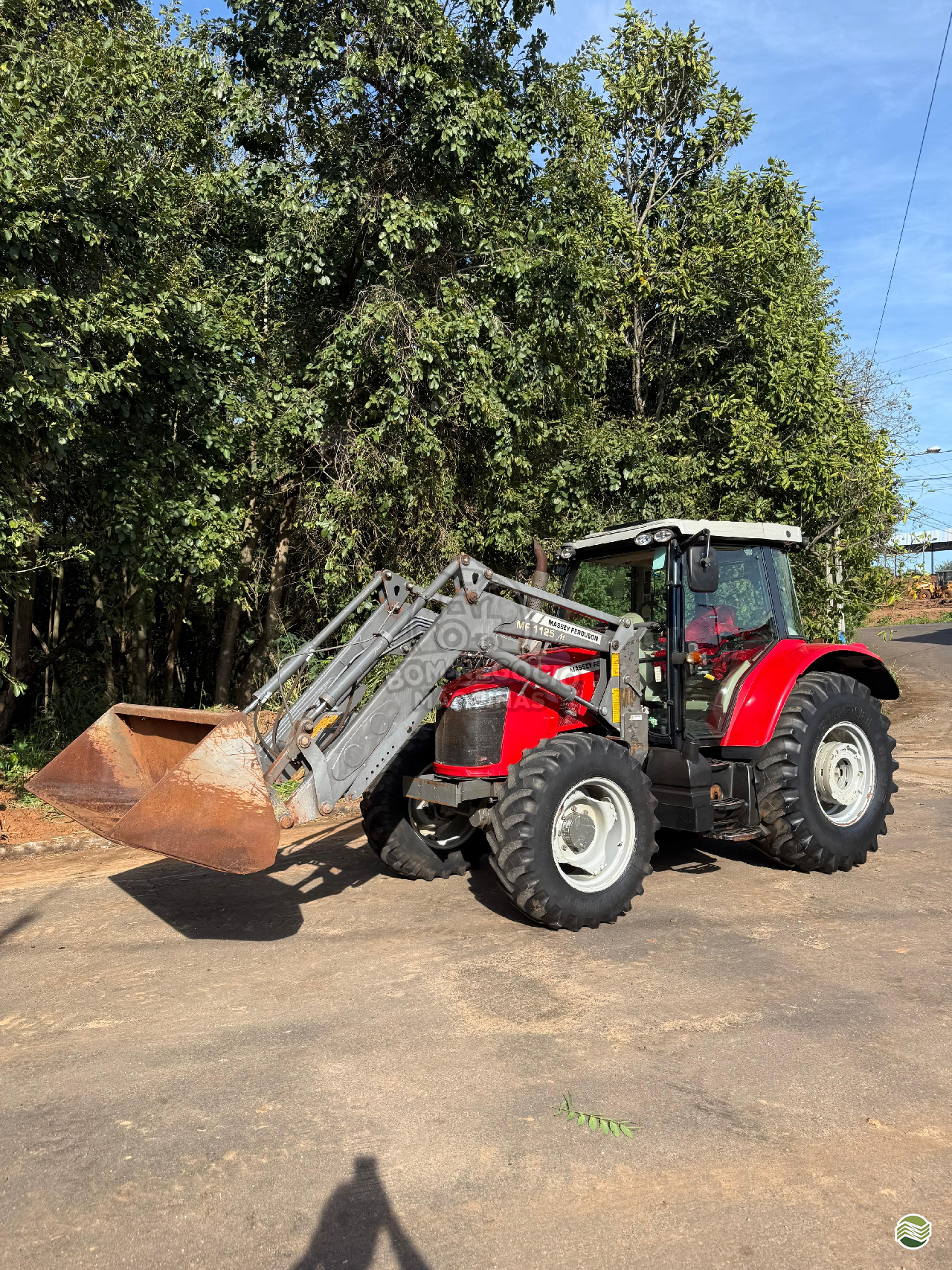 TRATOR MASSEY FERGUSON MF 6713 Tração 4x4 Bom Negócio Máquinas MONTE CARMELO MINAS GERAIS MG