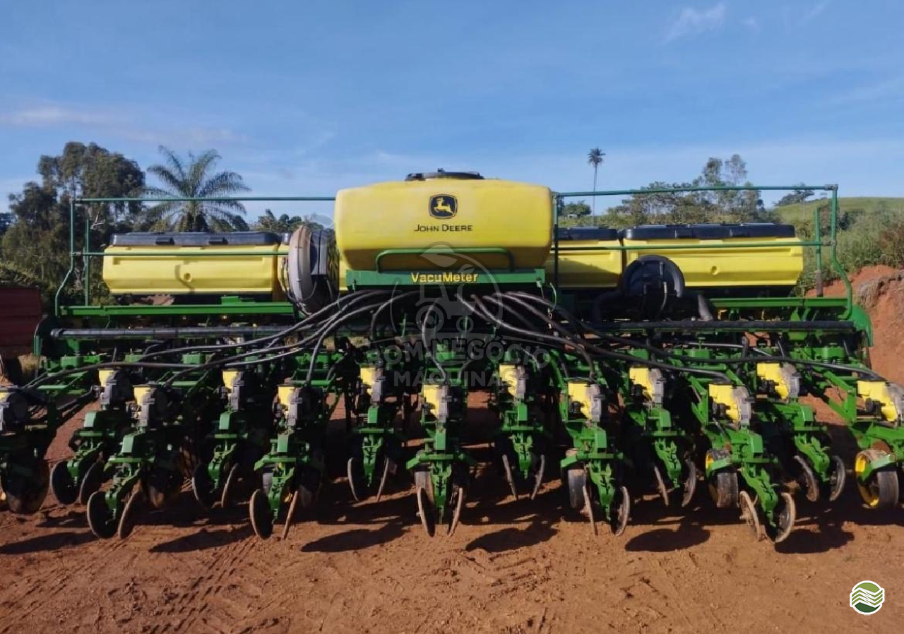 PLANTADEIRA JOHN DEERE PLANTADEIRAS 2115 Bom Negócio Máquinas MONTE CARMELO MINAS GERAIS MG