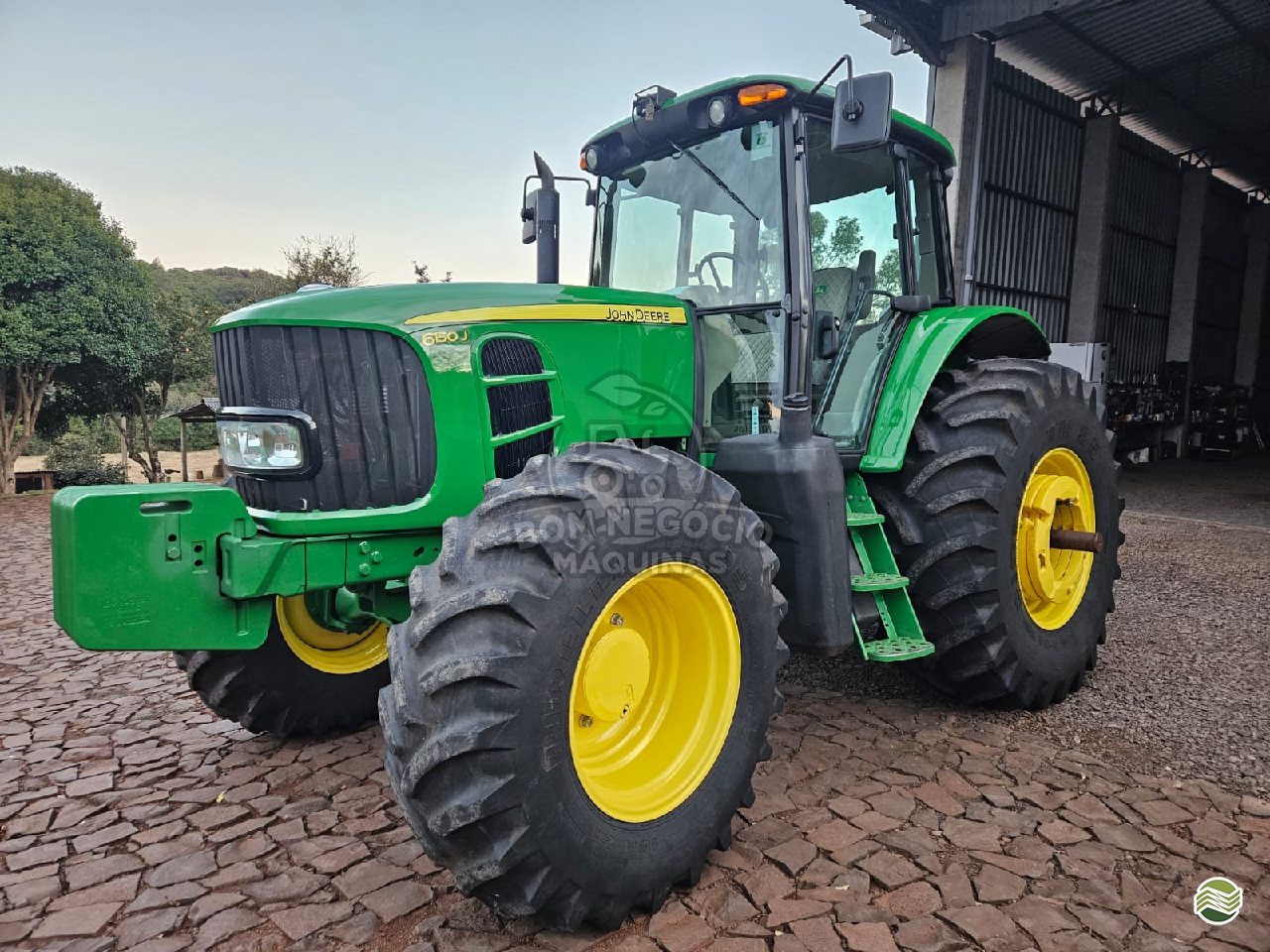 TRATOR JOHN DEERE JOHN DEERE 6150J Tração 4x4 Bom Negócio Máquinas MONTE CARMELO MINAS GERAIS MG