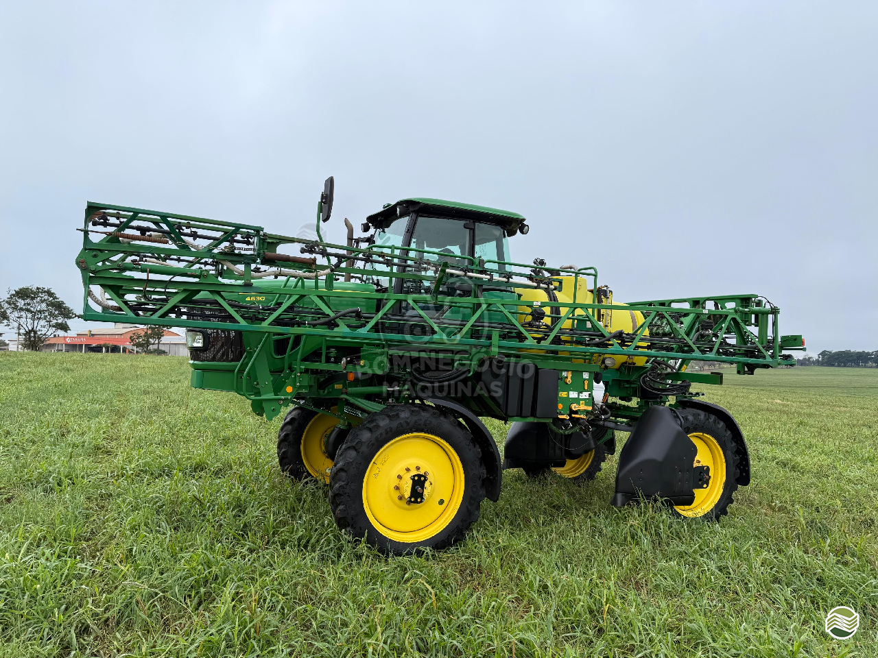 PULVERIZADOR JOHN DEERE JOHN DEERE 4630 Tração 4x4 Bom Negócio Máquinas MONTE CARMELO MINAS GERAIS MG