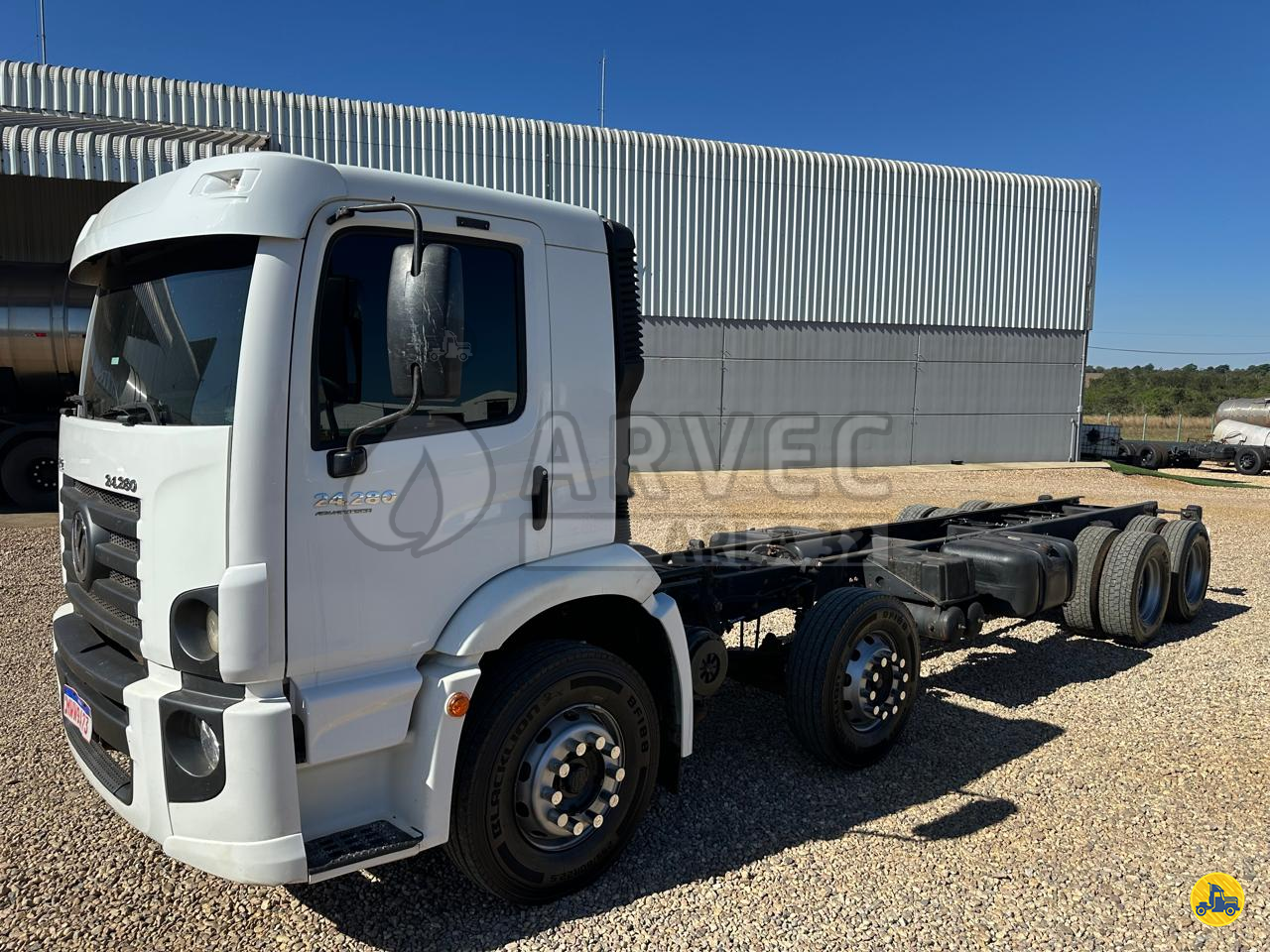 CAMINHAO VOLKSWAGEN VW 24280 Chassis BiTruck 8x2 Arvec  PRIMAVERA DO LESTE MATO GROSSO MT