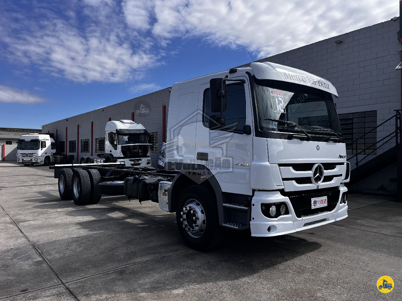 CAMINHAO MERCEDES-BENZ MB 2426 Baú Sider Truck 6x2 Evolução Truck GUARULHOS SÃO PAULO SP