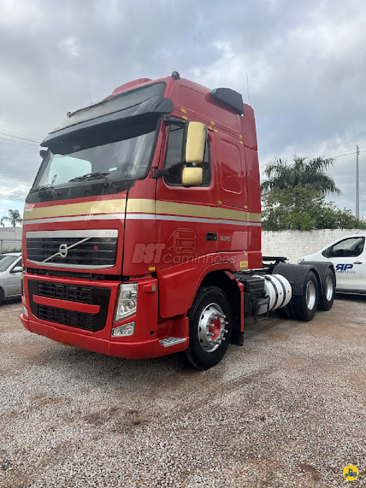 CAMINHAO VOLVO VOLVO FH 520 Chassis Cavalo 6x4 BST Caminhões TIJUCAS SANTA CATARINA SC