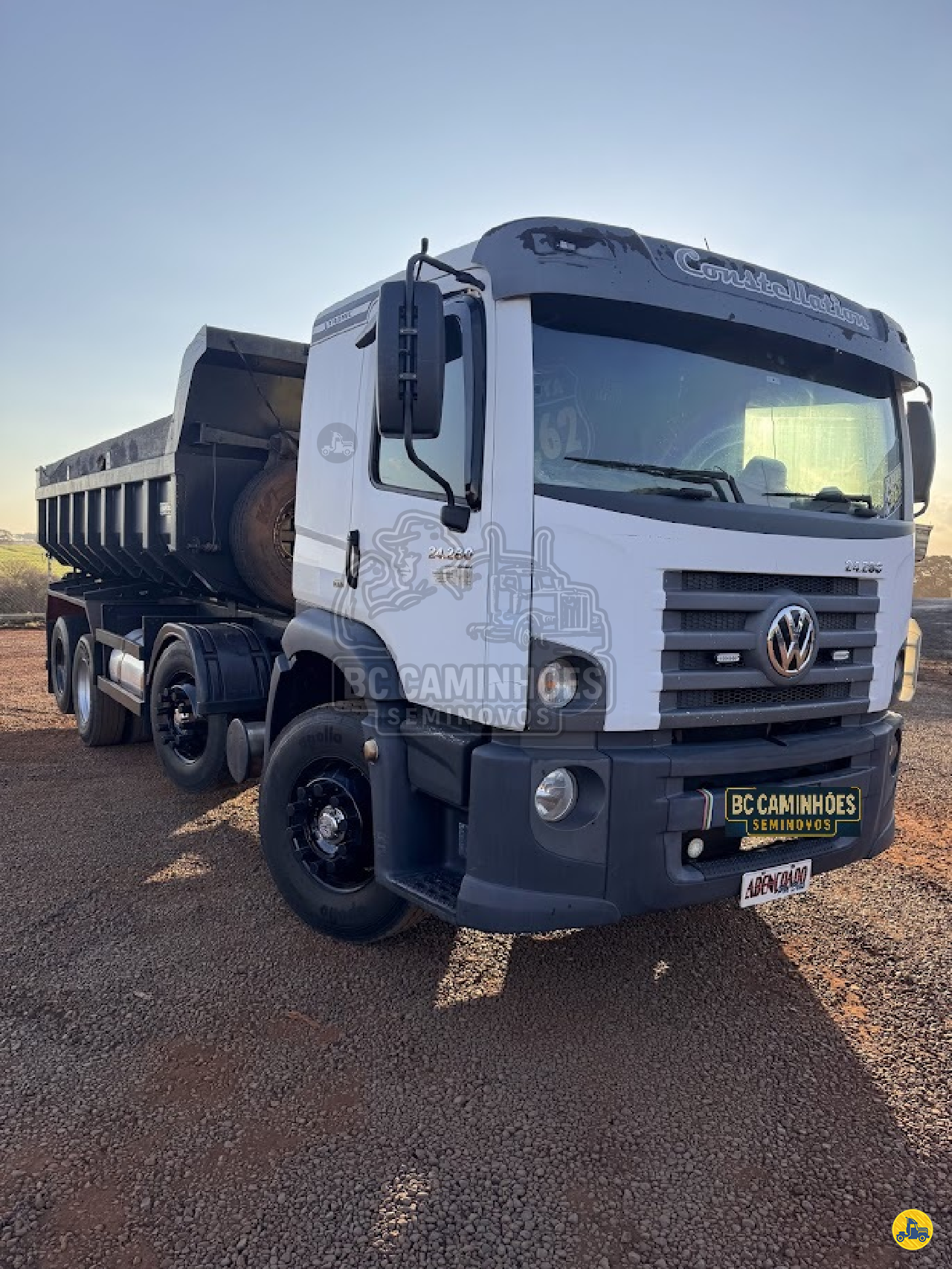 CAMINHAO VOLKSWAGEN VW 24280 Caçamba Basculante Cavalo 8x2 BC Caminhões Seminovos RIBEIRAO PRETO SÃO PAULO SP