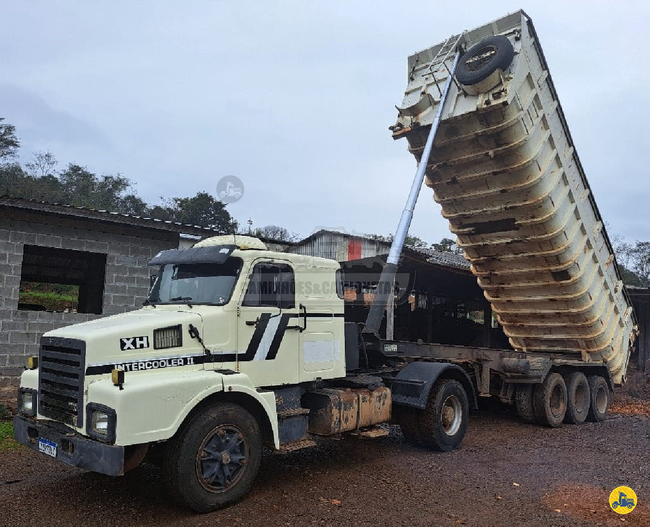 CAMINHAO VOLVO VOLVO N10 280 Caçamba Basculante Cavalo 4x2 Caminhões & Camionetas PASSO FUNDO RIO GRANDE DO SUL RS