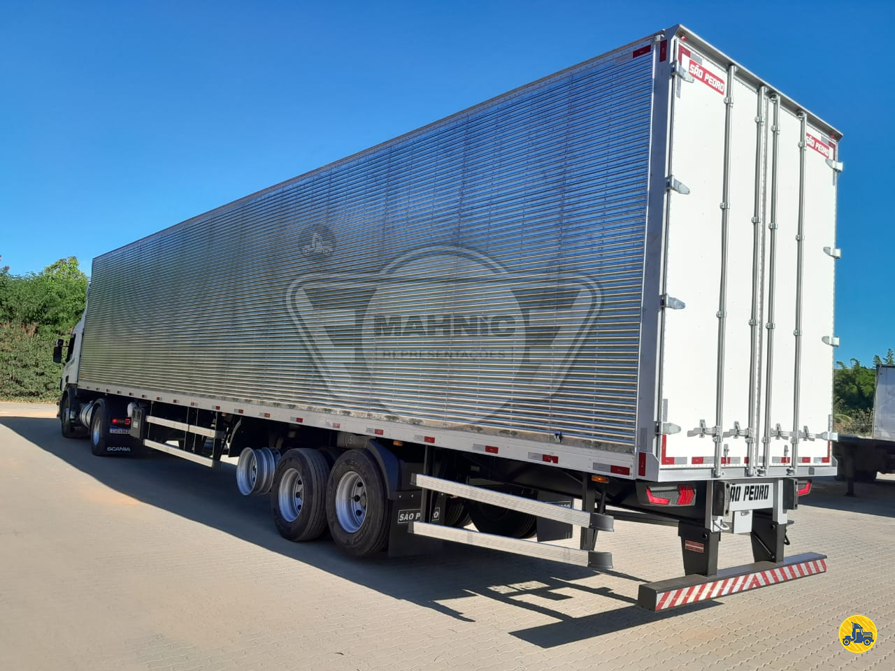 CARRETA SEMI-REBOQUE BAU FURGÃO Mahnic Multimarcas HIDROLANDIA GOIAS GO