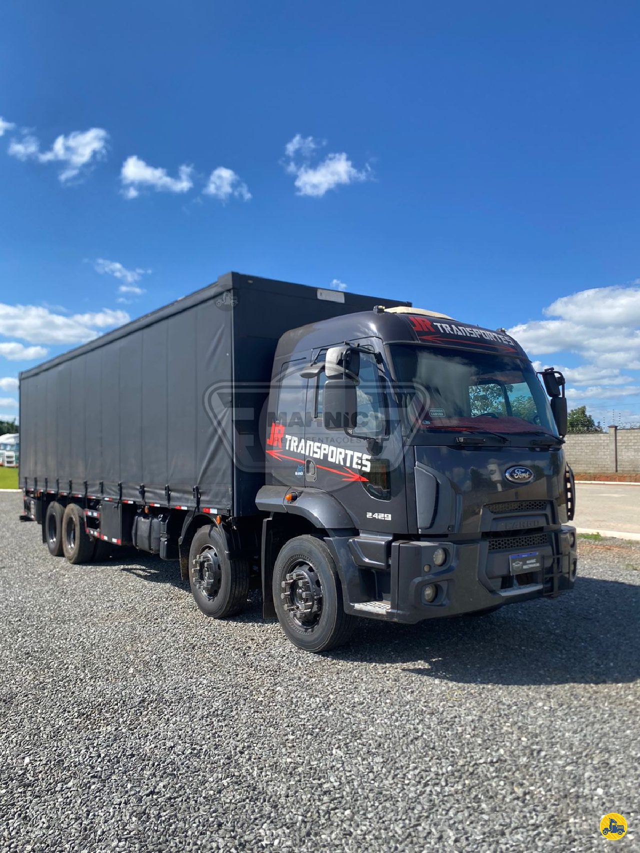 CAMINHAO FORD CARGO 2429 Baú Sider BiTruck 8x2 Mahnic Multimarcas HIDROLANDIA GOIAS GO