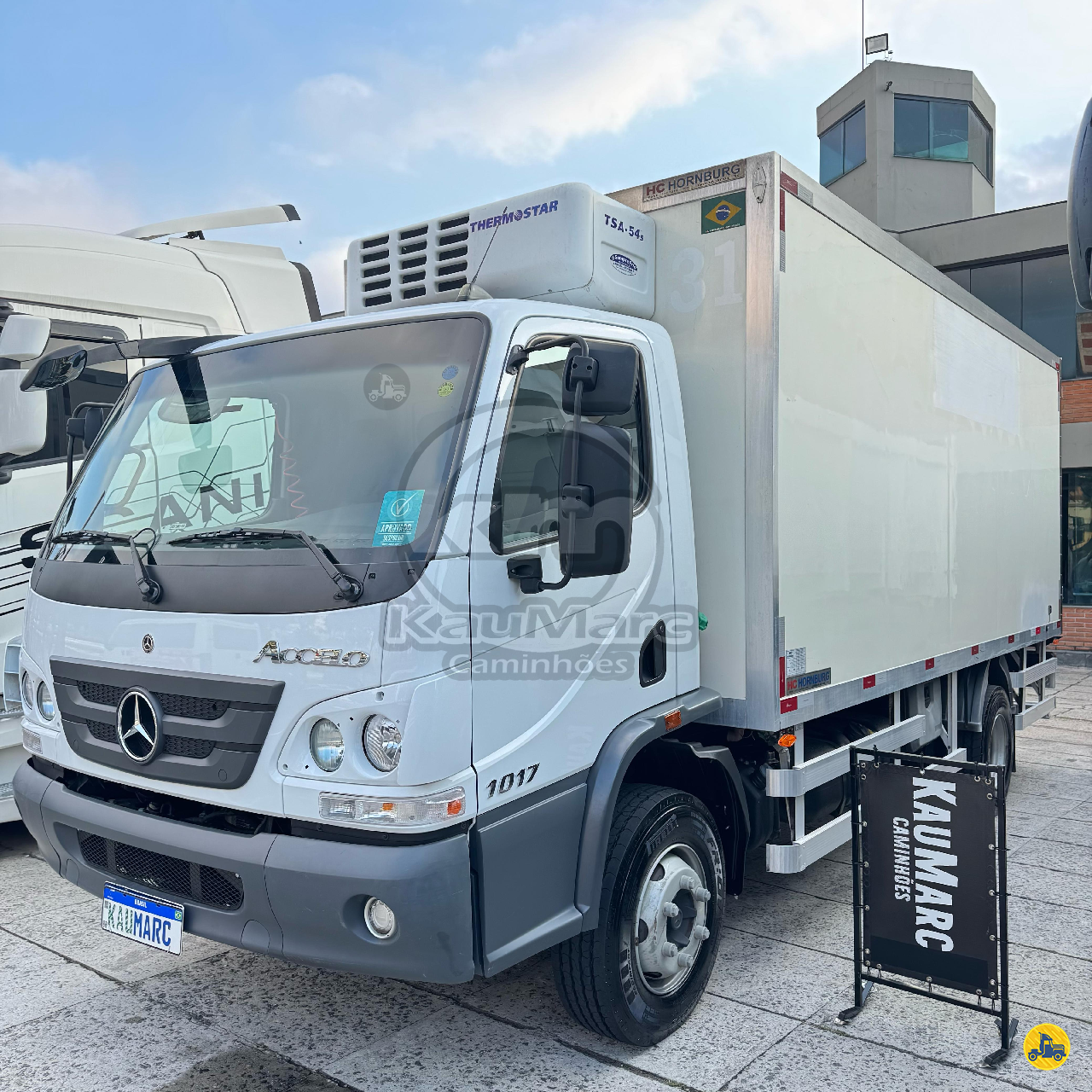 CAMINHAO MERCEDES-BENZ MB 1017 Baú Frigorífico 3/4 4x2 Kaumarc Caminhões SAO PAULO SÃO PAULO SP