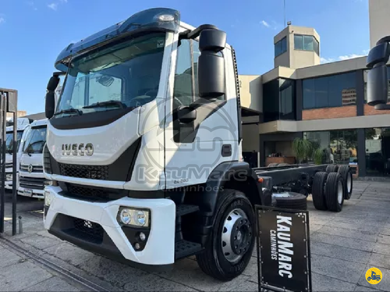CAMINHAO IVECO TECTOR 24 280 Chassis Truck 6x2 Kaumarc Caminhões SAO PAULO SÃO PAULO SP