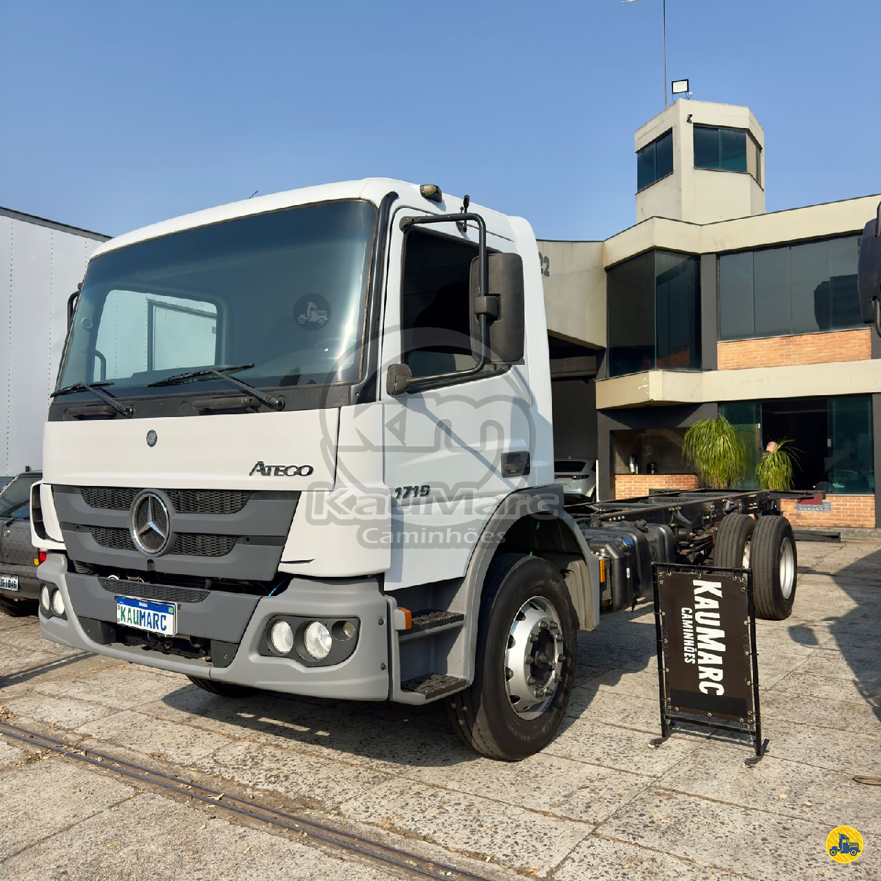 CAMINHAO MERCEDES-BENZ MB 1719 Chassis Toco 4x2 Kaumarc Caminhões SAO PAULO SÃO PAULO SP