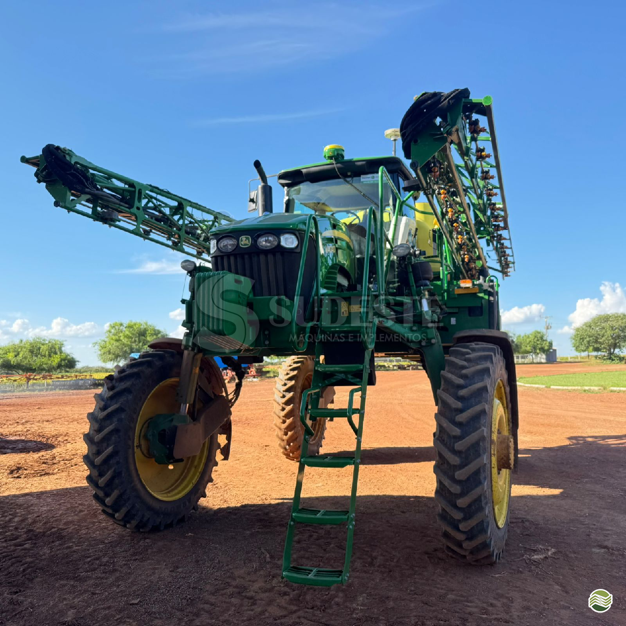 PULVERIZADOR JOHN DEERE JOHN DEERE M4040 Tração 4x4 Sudeste Máquinas e Implementos CATALAO GOIAS GO