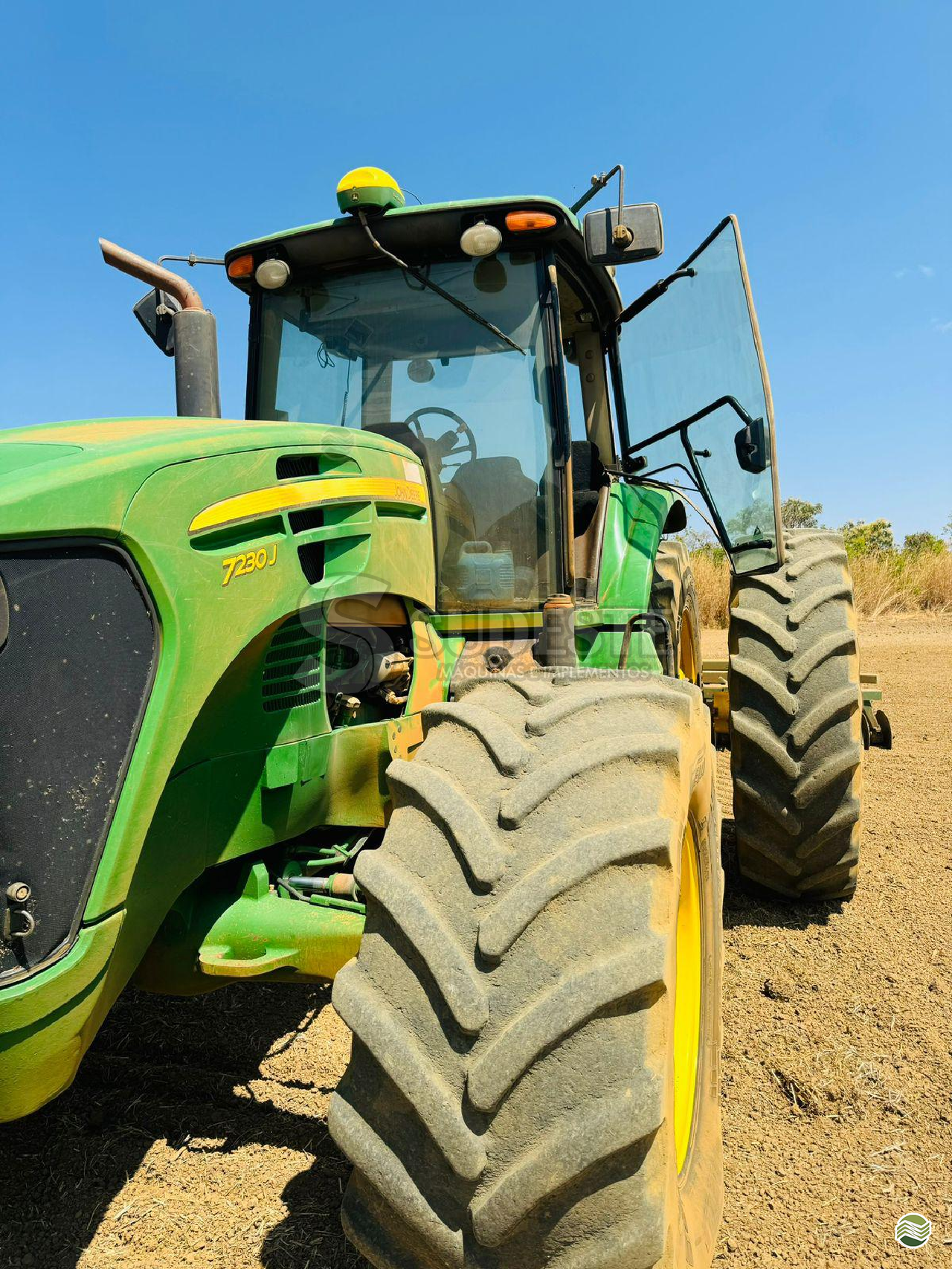 TRATOR JOHN DEERE JOHN DEERE 7230J Tração 4x4 Sudeste Máquinas e Implementos CATALAO GOIAS GO