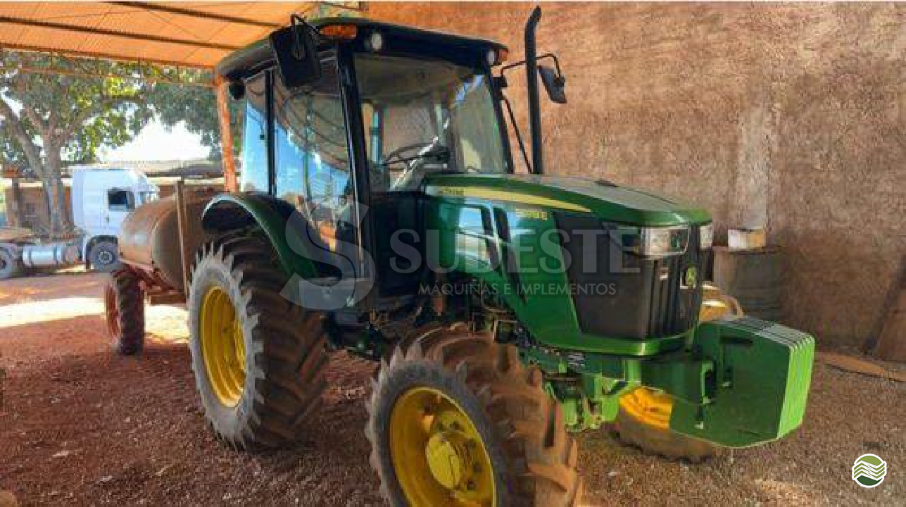 TRATOR JOHN DEERE JOHN DEERE 5078E Tração 4x4 Sudeste Máquinas e Implementos CATALAO GOIAS GO