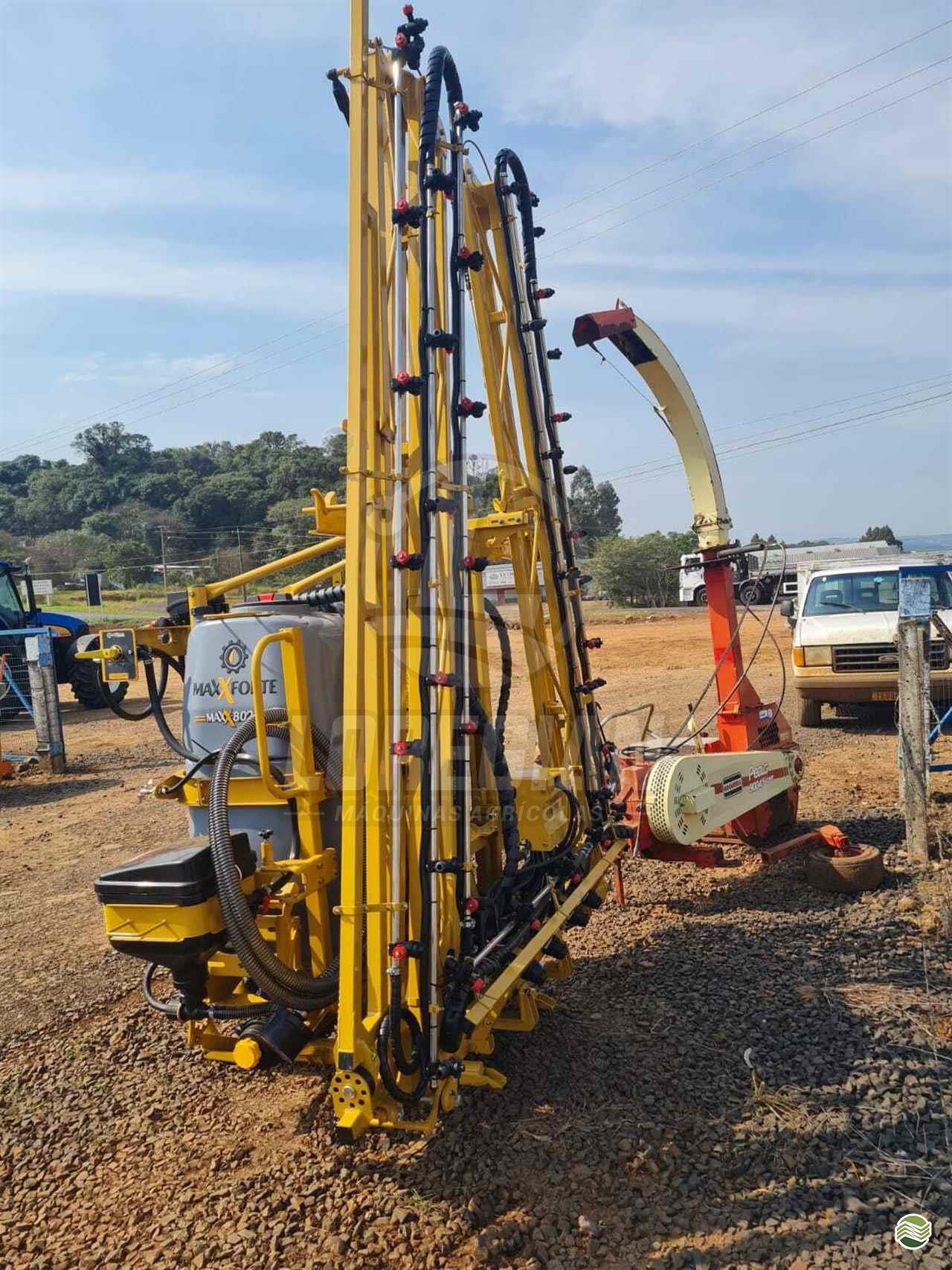 PULVERIZADOR MAXXFORTE MAXX-8020 Acoplado Hidráulico Loregian Máquinas Agrícolas CORONEL VIVIDA PARANÁ PR