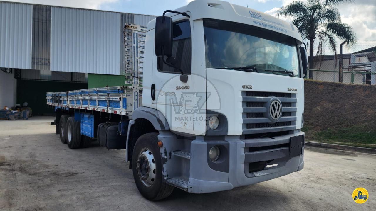 CAMINHAO VOLKSWAGEN VW 24250 Carga Seca Truck 6x2 Martelozo Caminhões CAMPINAS SÃO PAULO SP
