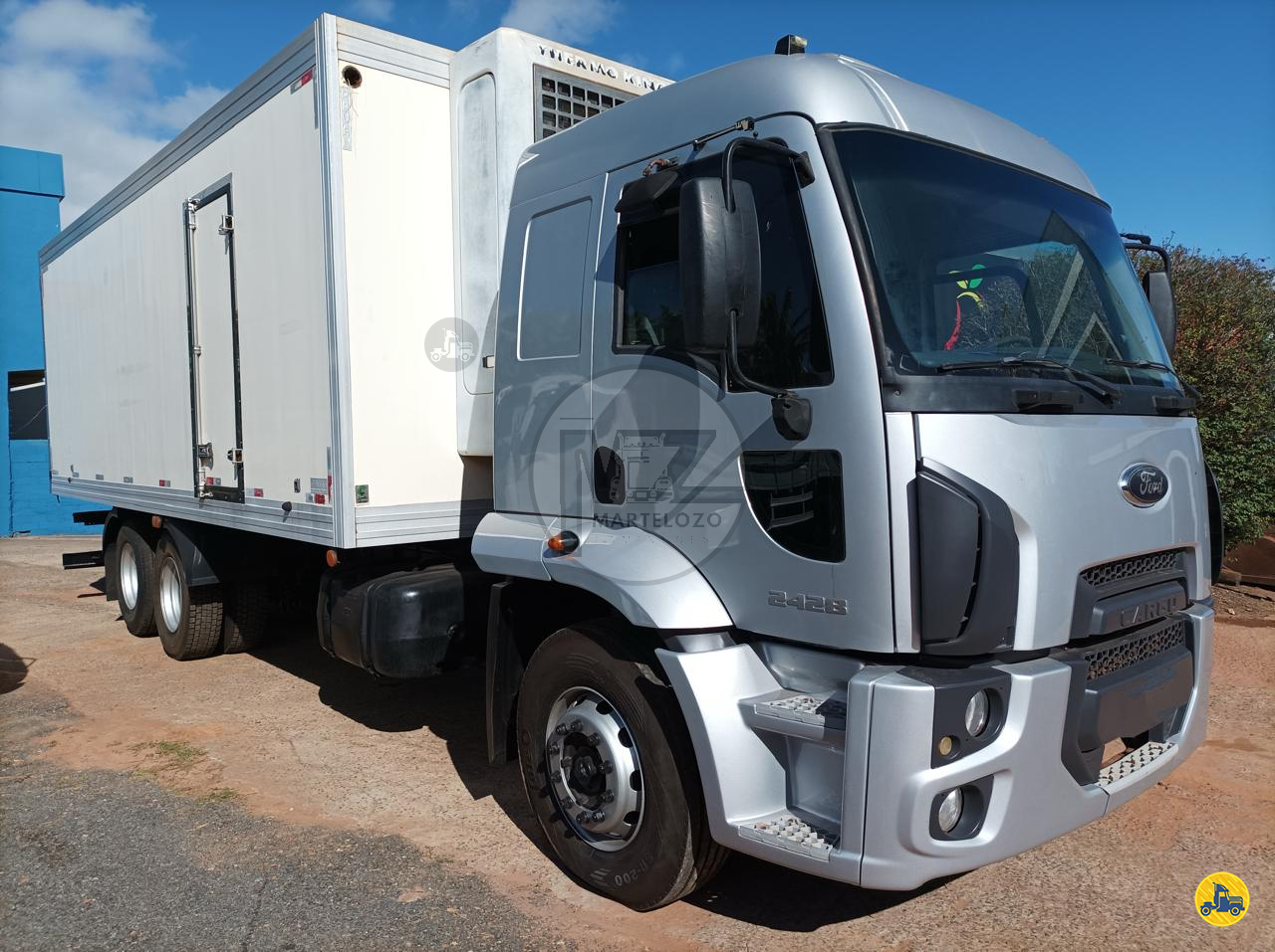CAMINHAO FORD CARGO 2428 Baú Gancheiro Truck 6x2 Martelozo Caminhões CAMPINAS SÃO PAULO SP