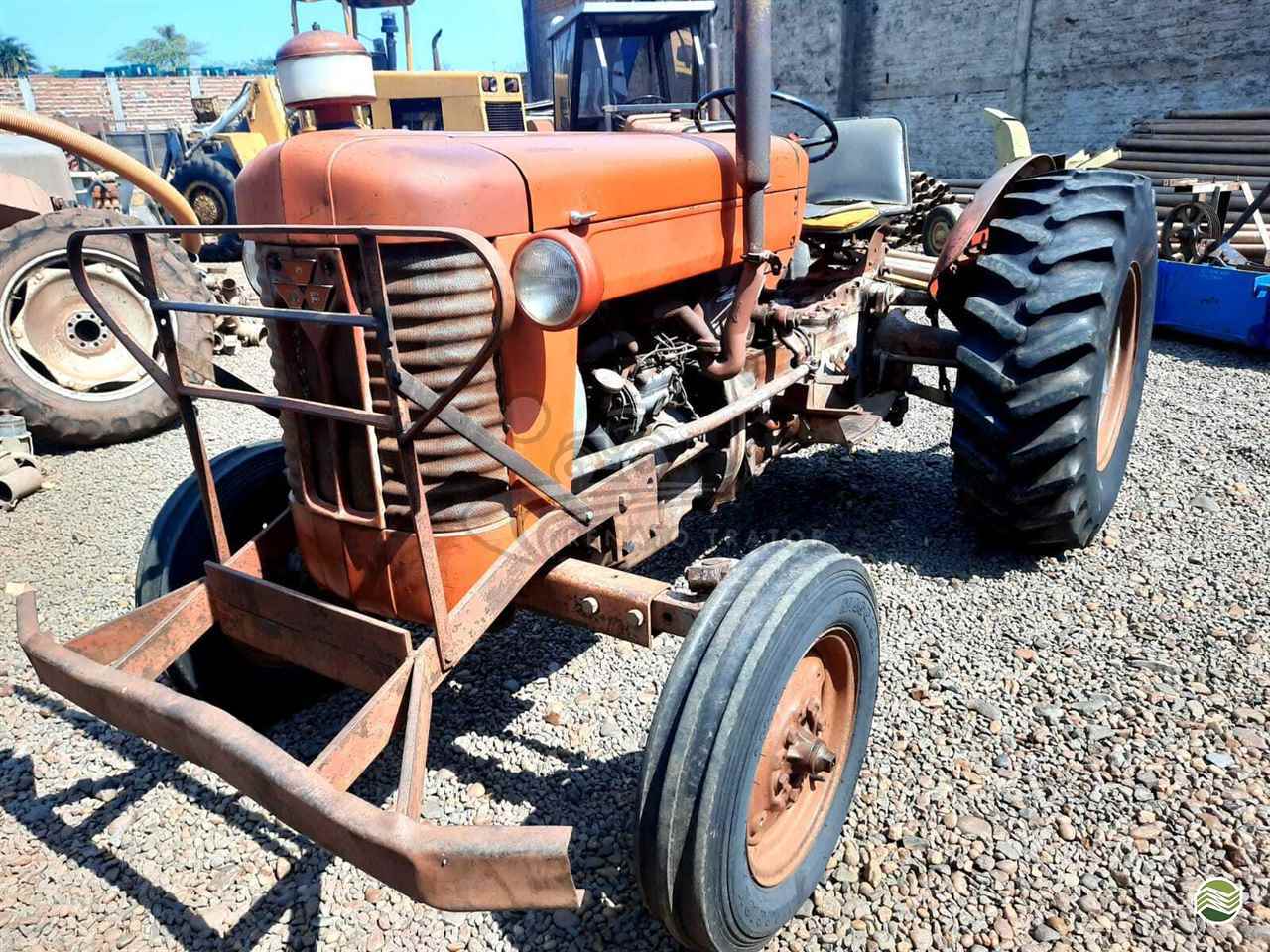 TRATOR MASSEY FERGUSON MF 50 Tração 4x2 Renato Trator IBITINGA SÃO PAULO SP