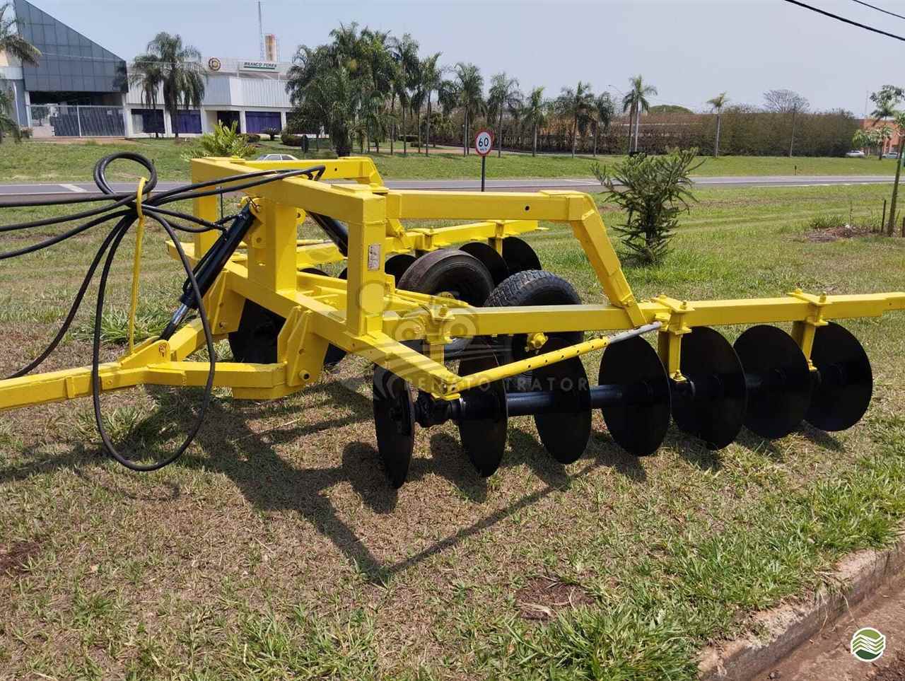 IMPLEMENTOS AGRICOLAS TERRACEADOR 14 DISCOS Renato Trator IBITINGA SÃO PAULO SP