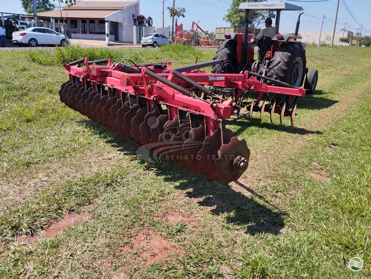 IMPLEMENTOS AGRICOLAS GRADE ARADORA ARADORA 40 DISCOS Renato Trator IBITINGA SÃO PAULO SP