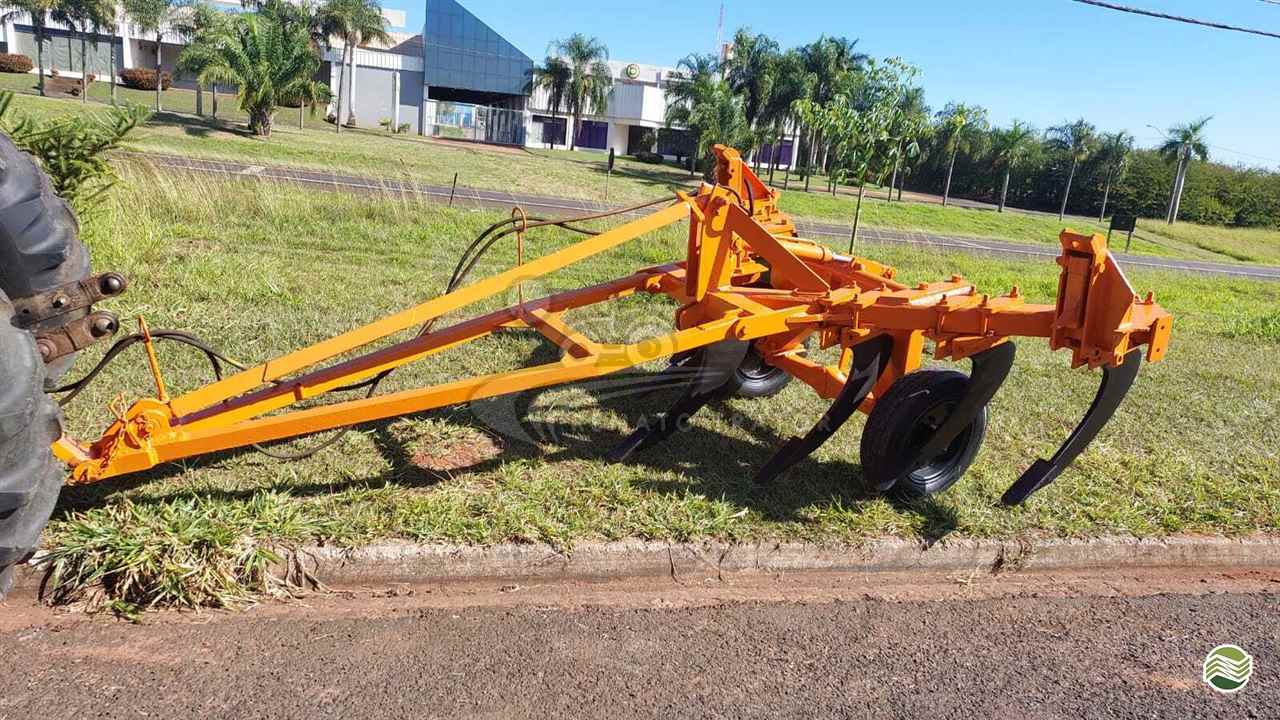 IMPLEMENTOS AGRICOLAS SUBSOLADOR 7 HASTES Renato Trator IBITINGA SÃO PAULO SP