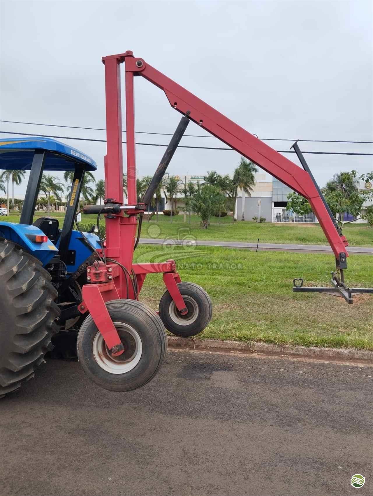 IMPLEMENTOS AGRICOLAS GUINCHO BIG BAG GUINCHO 1200 Kg Renato Trator IBITINGA SÃO PAULO SP