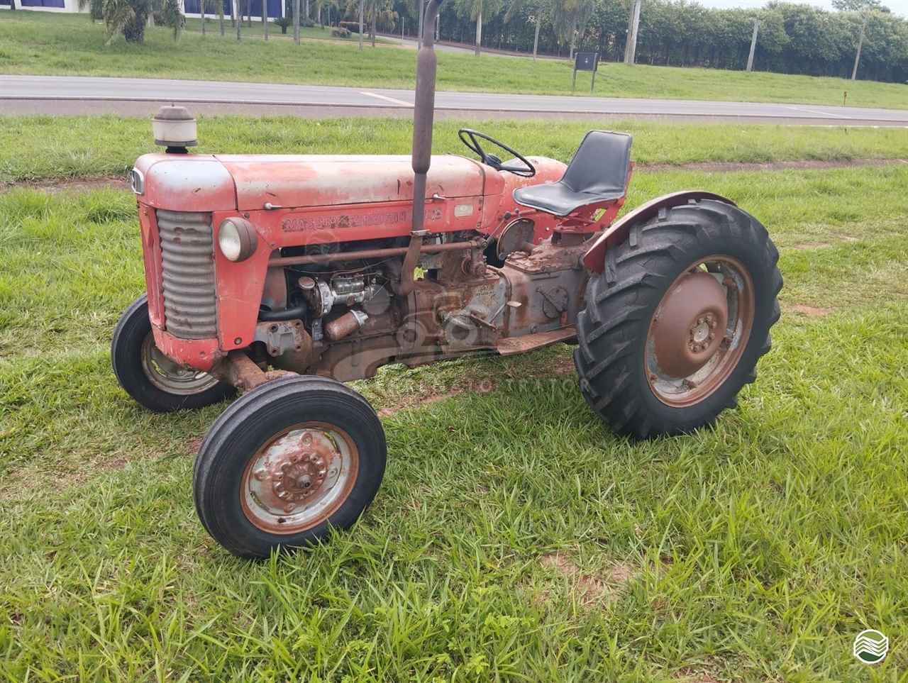 TRATOR MASSEY FERGUSON MF 235 Tração 4x2 Renato Trator IBITINGA SÃO PAULO SP