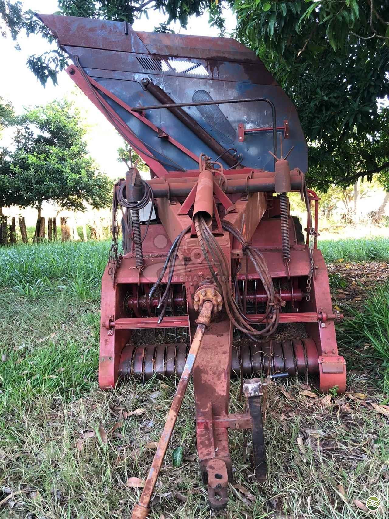 IMPLEMENTOS AGRICOLAS COLHEDORAS COLHEITADEIRA DE CEREAIS Renato Trator IBITINGA SÃO PAULO SP