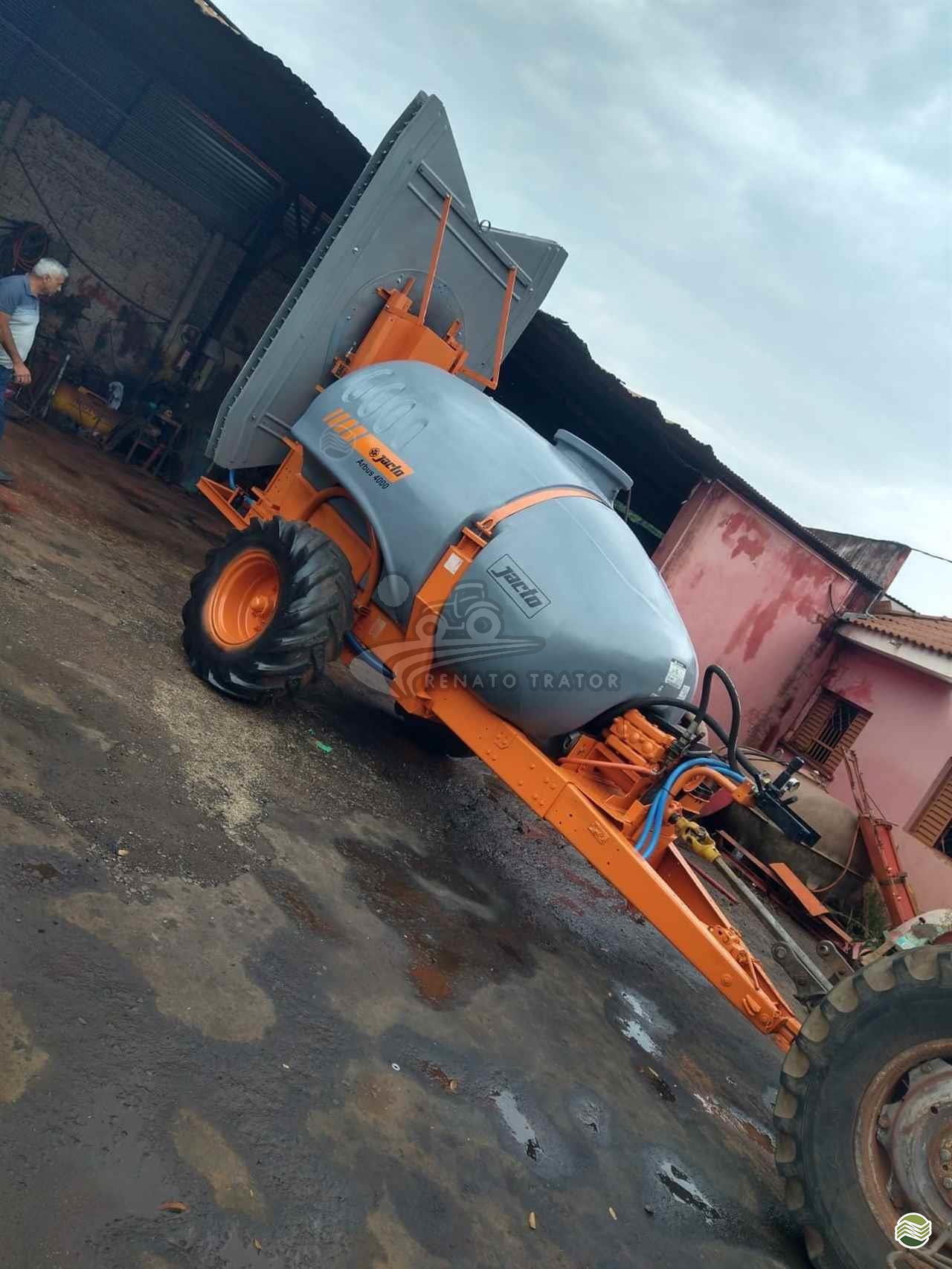PULVERIZADOR JACTO ARBUS 4000 Renato Trator IBITINGA SÃO PAULO SP