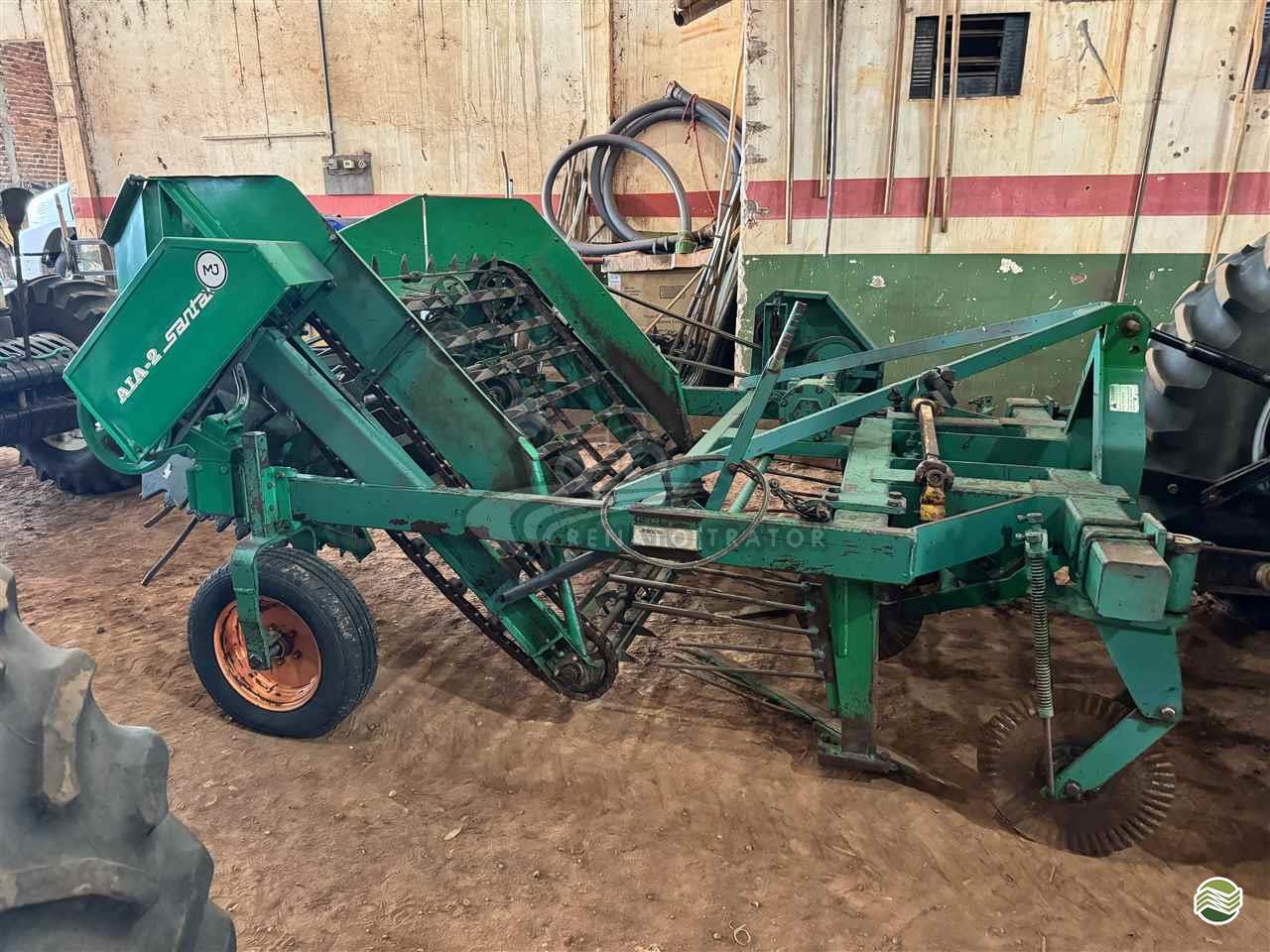 IMPLEMENTOS AGRICOLAS VENCEDORA MAQTRON M-1000T Renato Trator IBITINGA SÃO PAULO SP