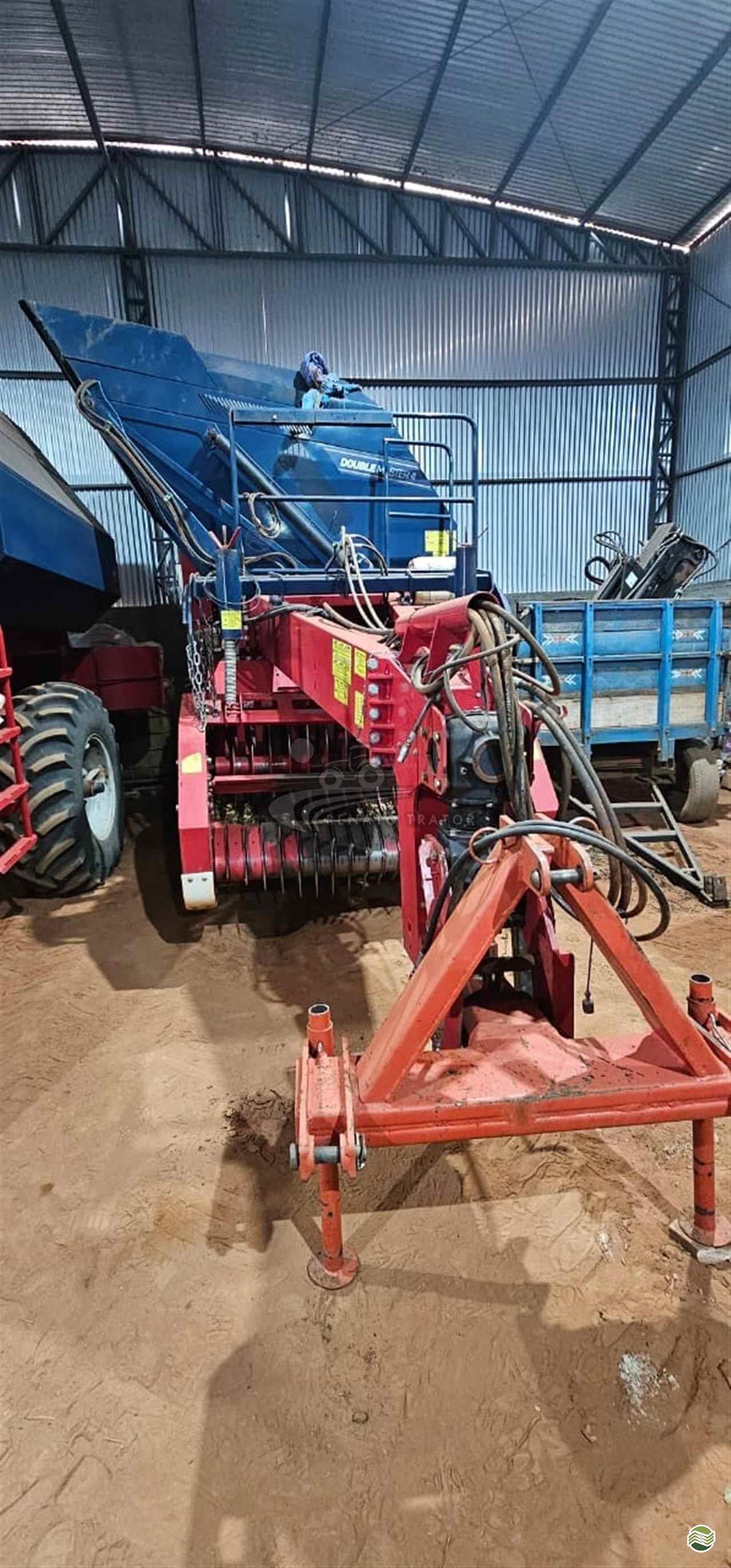 IMPLEMENTOS AGRICOLAS COLHEDORAS MIAC DOUBLE MASTER III Renato Trator IBITINGA SÃO PAULO SP