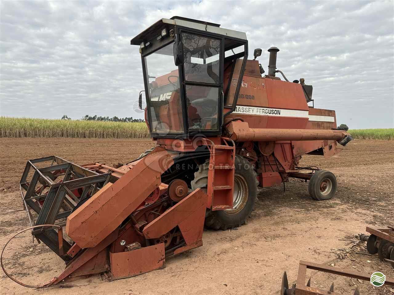 COLHEITADEIRA MASSEY FERGUSON MF 3640 Renato Trator IBITINGA SÃO PAULO SP