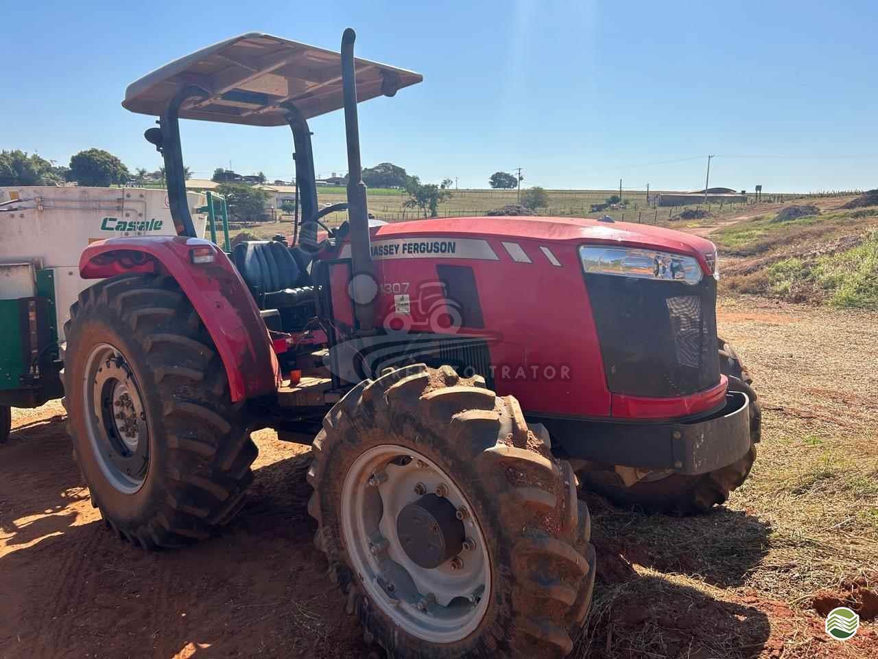 TRATOR MASSEY FERGUSON MF 4307 Tração 4x4 Renato Trator IBITINGA SÃO PAULO SP