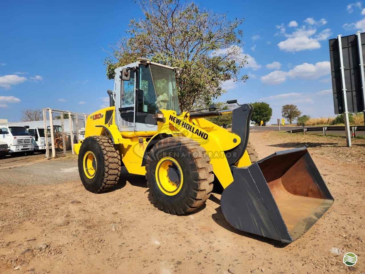 PA CARREGADEIRA NEW HOLLAND W130 Renato Trator IBITINGA SÃO PAULO SP