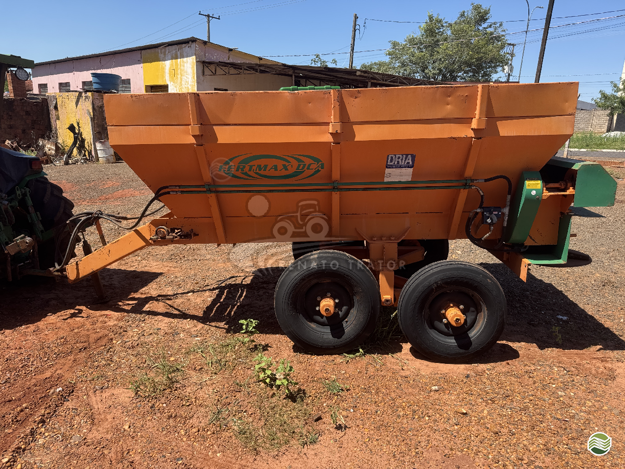 IMPLEMENTOS AGRICOLAS DISTRIBUIDOR CALCÁRIO 7500 Kg Renato Trator IBITINGA SÃO PAULO SP