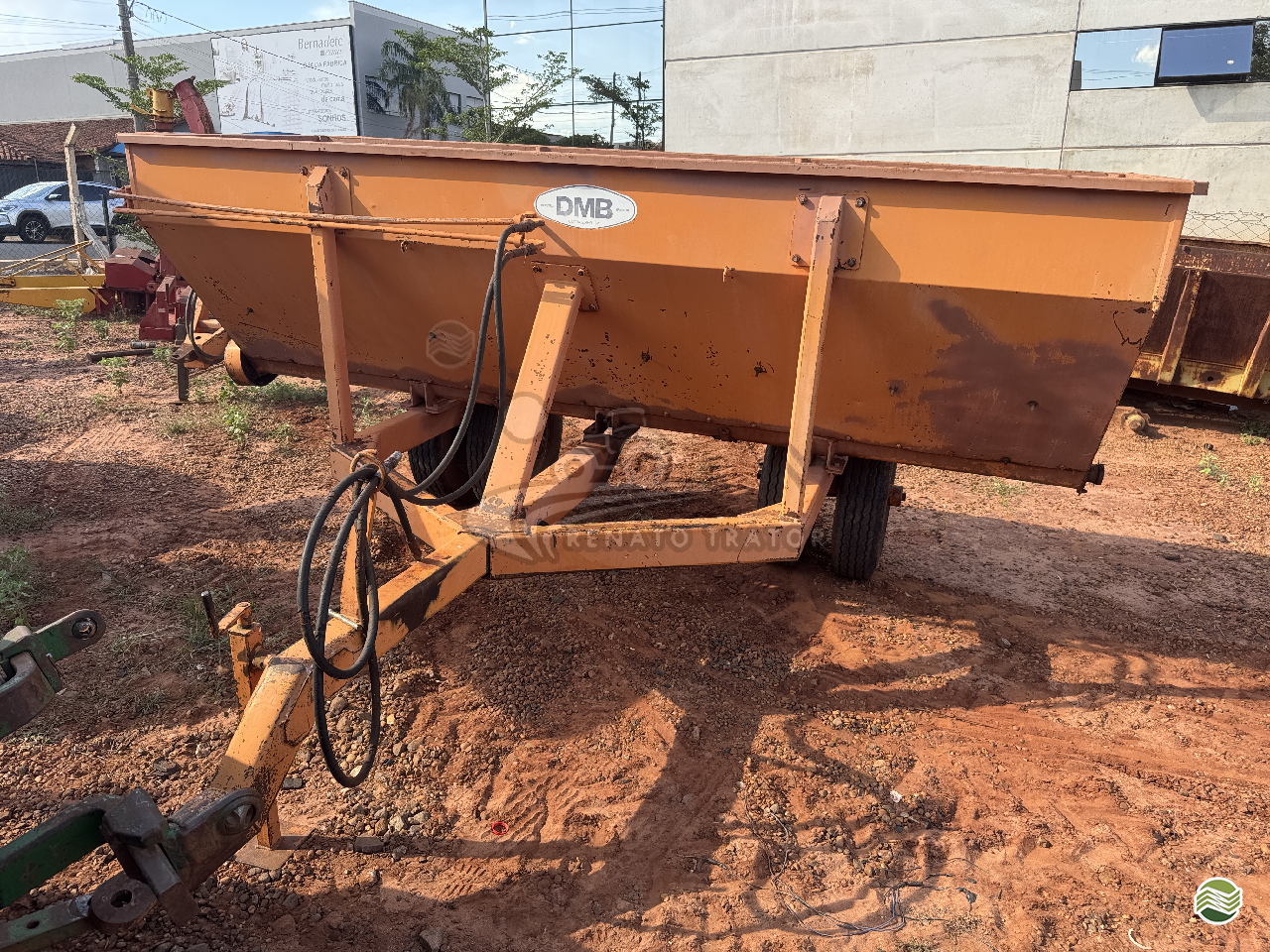 IMPLEMENTOS AGRICOLAS ADUBADOR ENCANTEIRADEIRA ADUBADEIRA Renato Trator IBITINGA SÃO PAULO SP