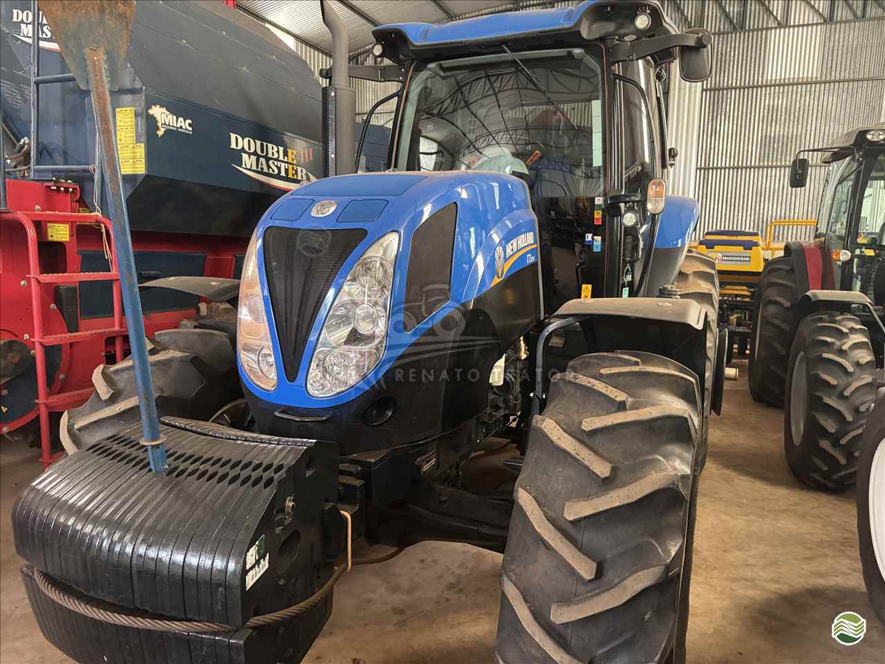 TRATOR NEW HOLLAND NEW T7 205 Tração 4x4 Renato Trator IBITINGA SÃO PAULO SP