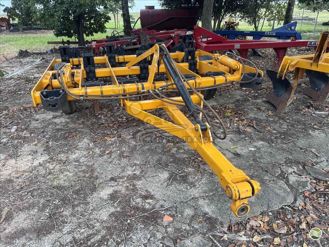 IMPLEMENTOS AGRICOLAS SUBSOLADOR 7 HASTES DISCO CORTE Renato Trator IBITINGA SÃO PAULO SP